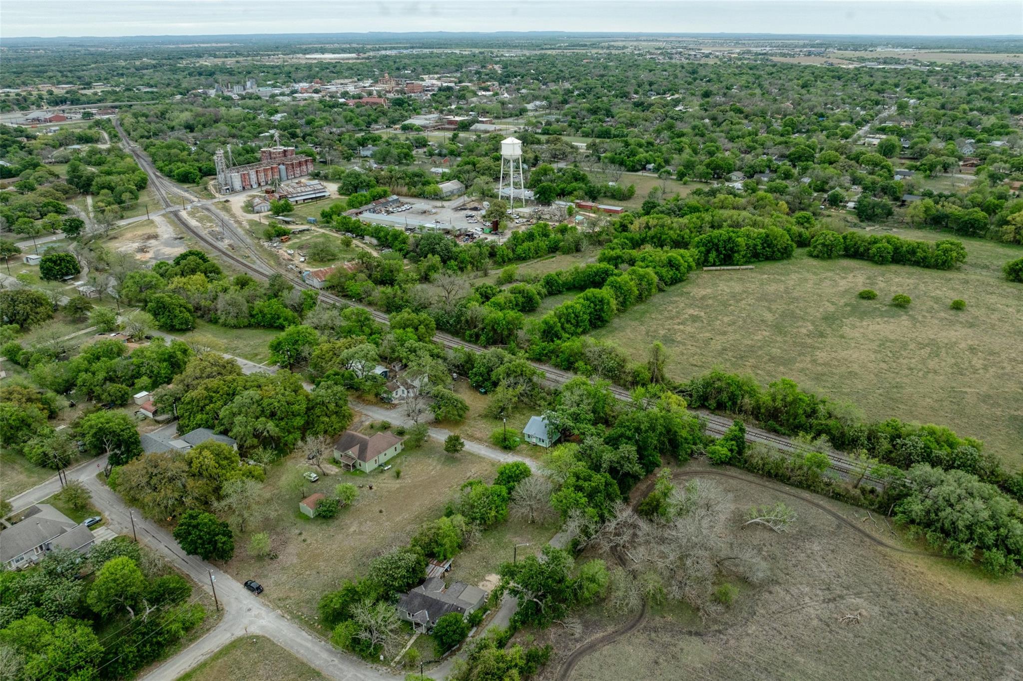 1002 Proctor St, Lockhart, TX 78644