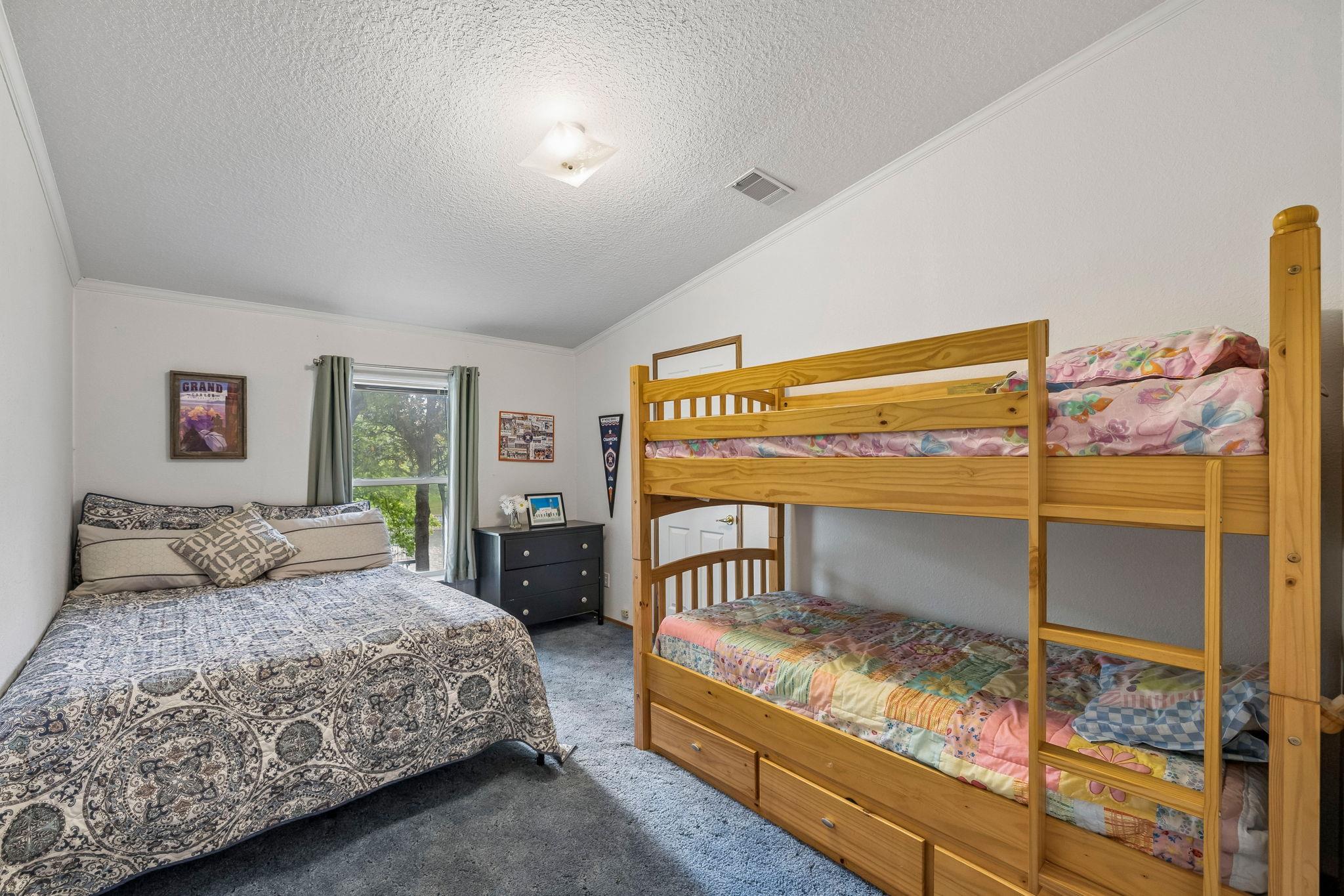 360 Shangrila Ln, New Braunfels, TX 78130