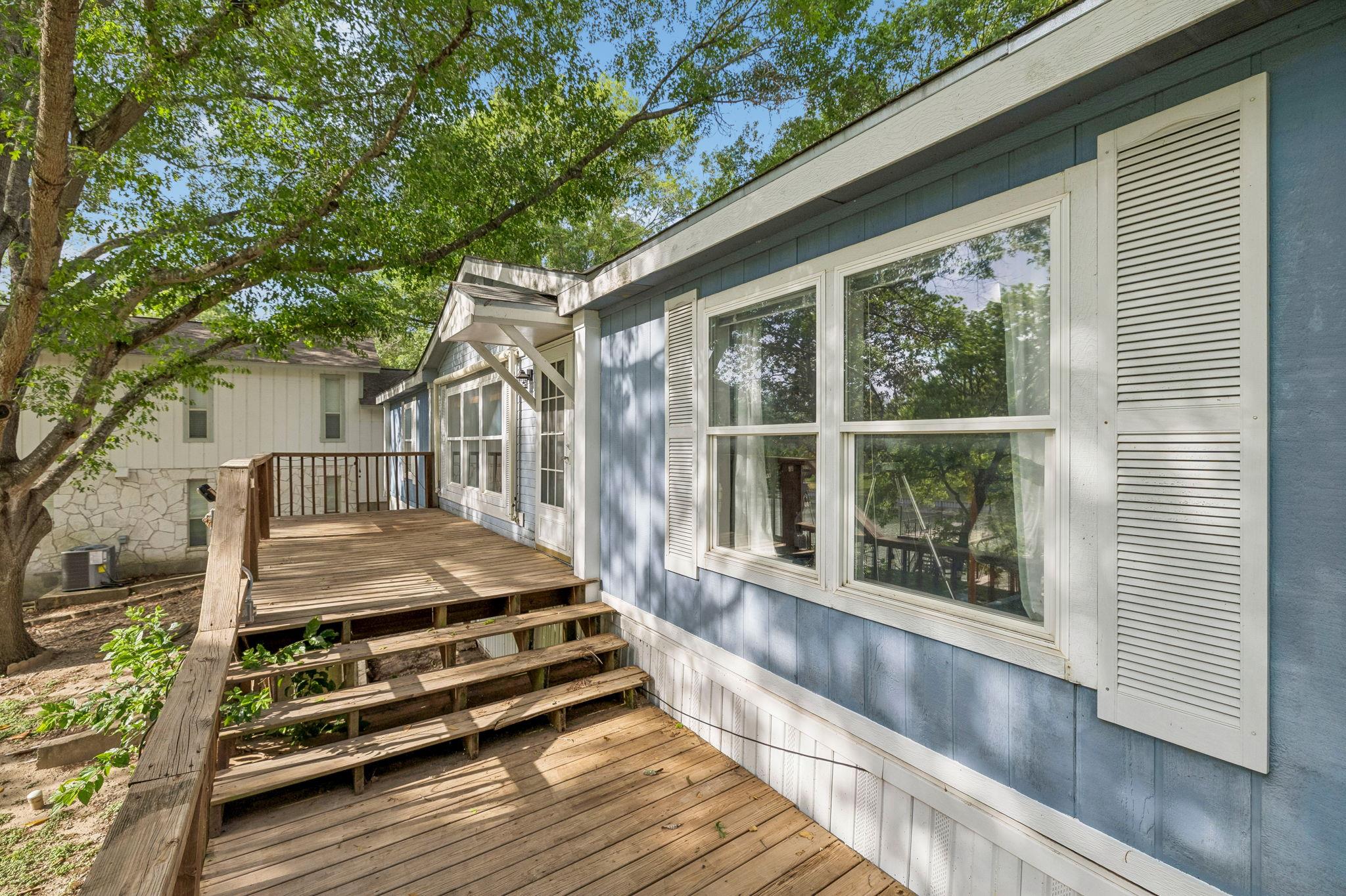 360 Shangrila Ln, New Braunfels, TX 78130