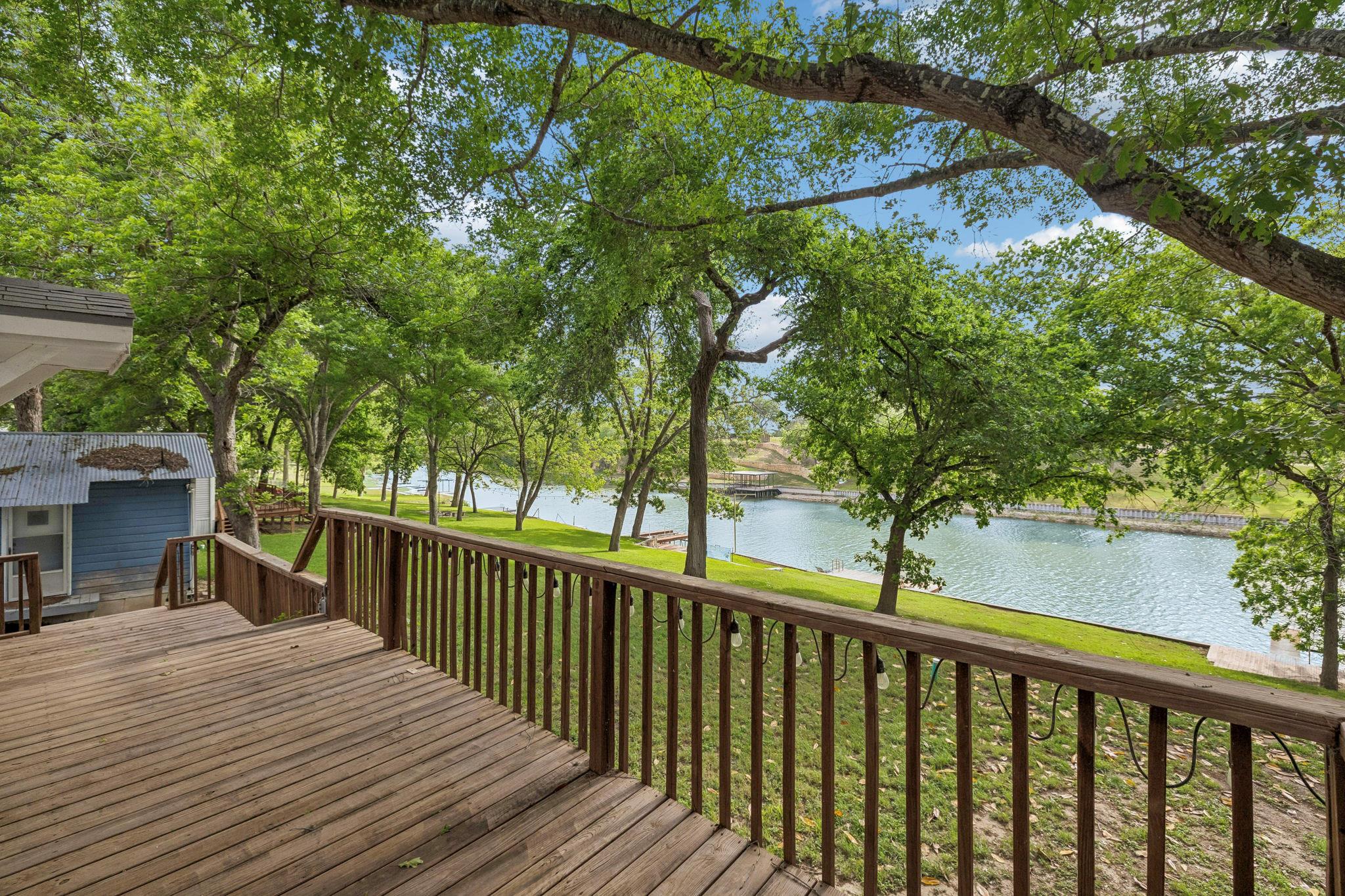360 Shangrila Ln, New Braunfels, TX 78130