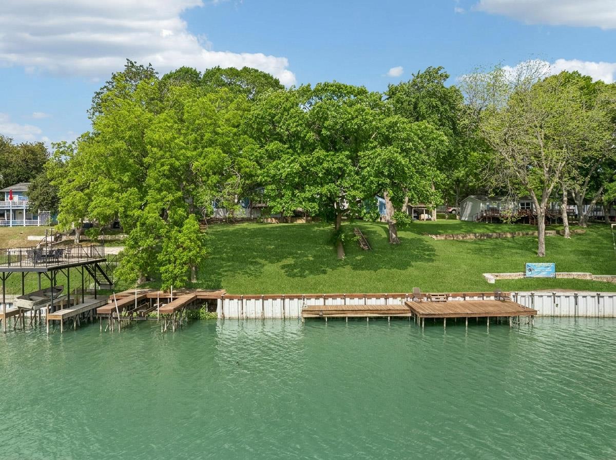 360 Shangrila Ln, New Braunfels, TX 78130