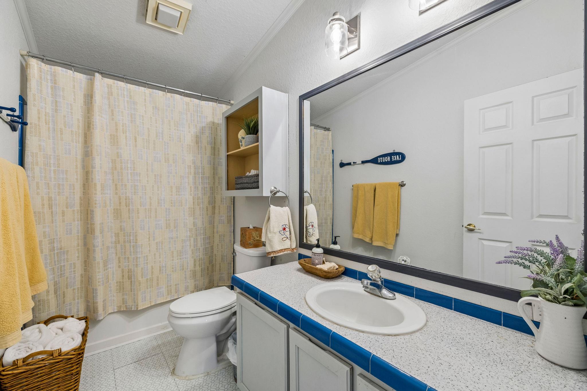 360 Shangrila Ln, New Braunfels, TX 78130