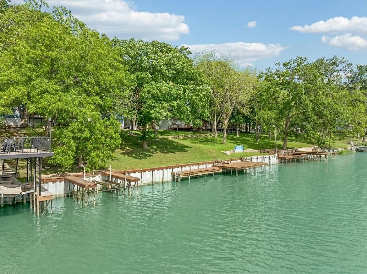 360 Shangrila Ln, New Braunfels, TX 78130