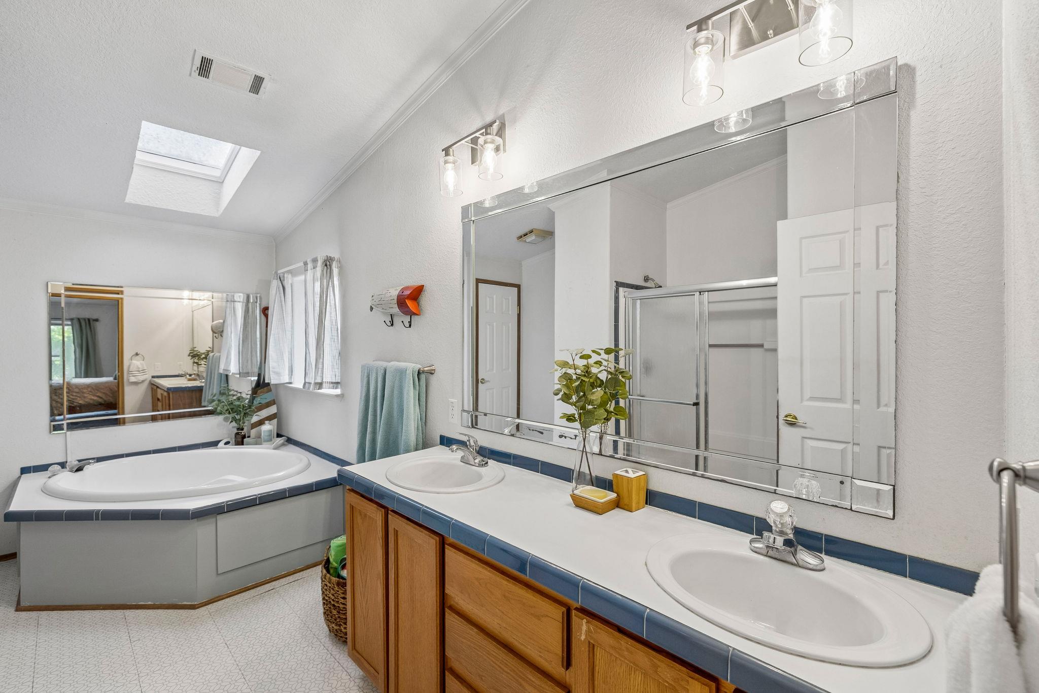 360 Shangrila Ln, New Braunfels, TX 78130