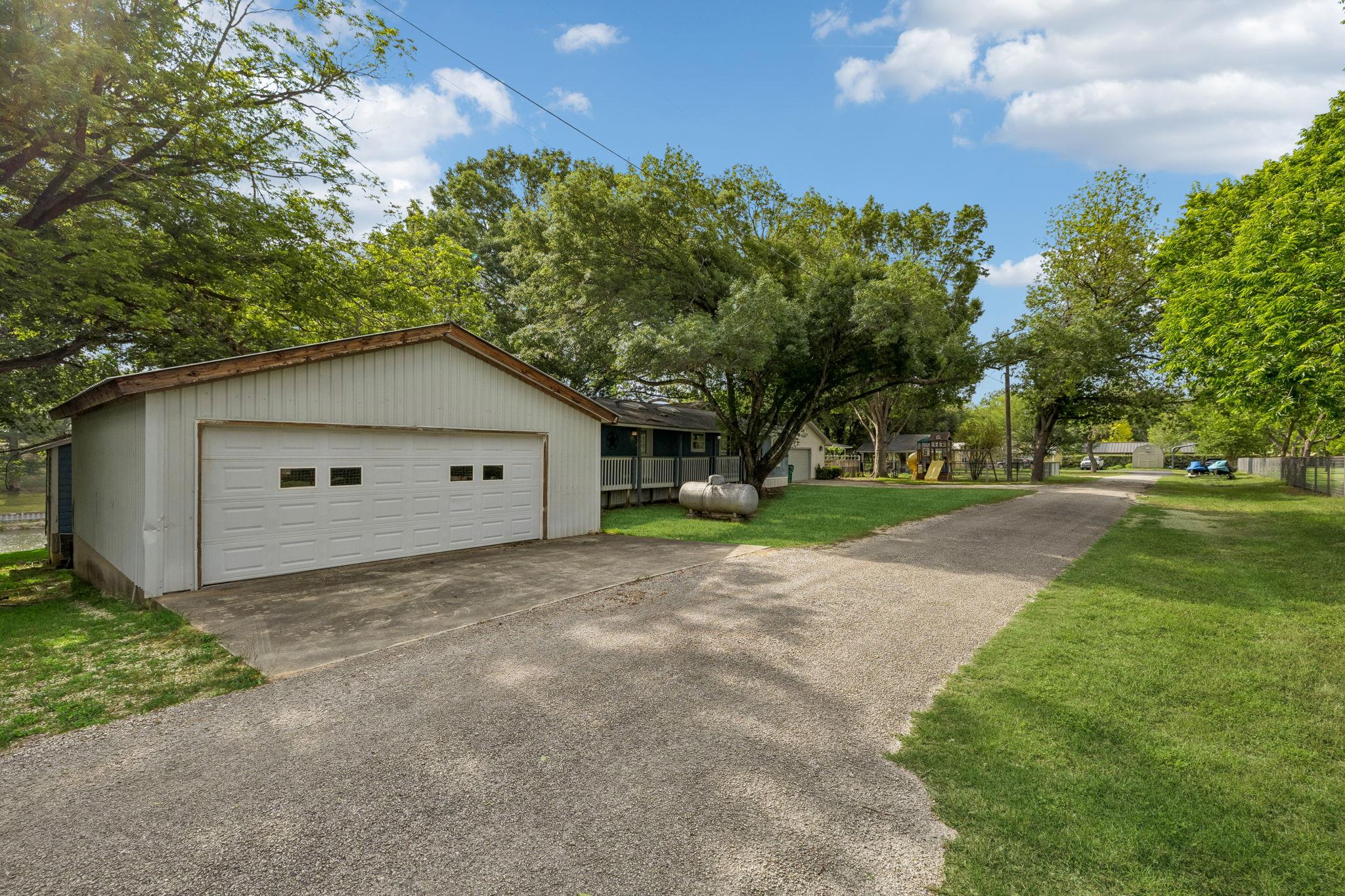 360 Shangrila Ln, New Braunfels, TX 78130