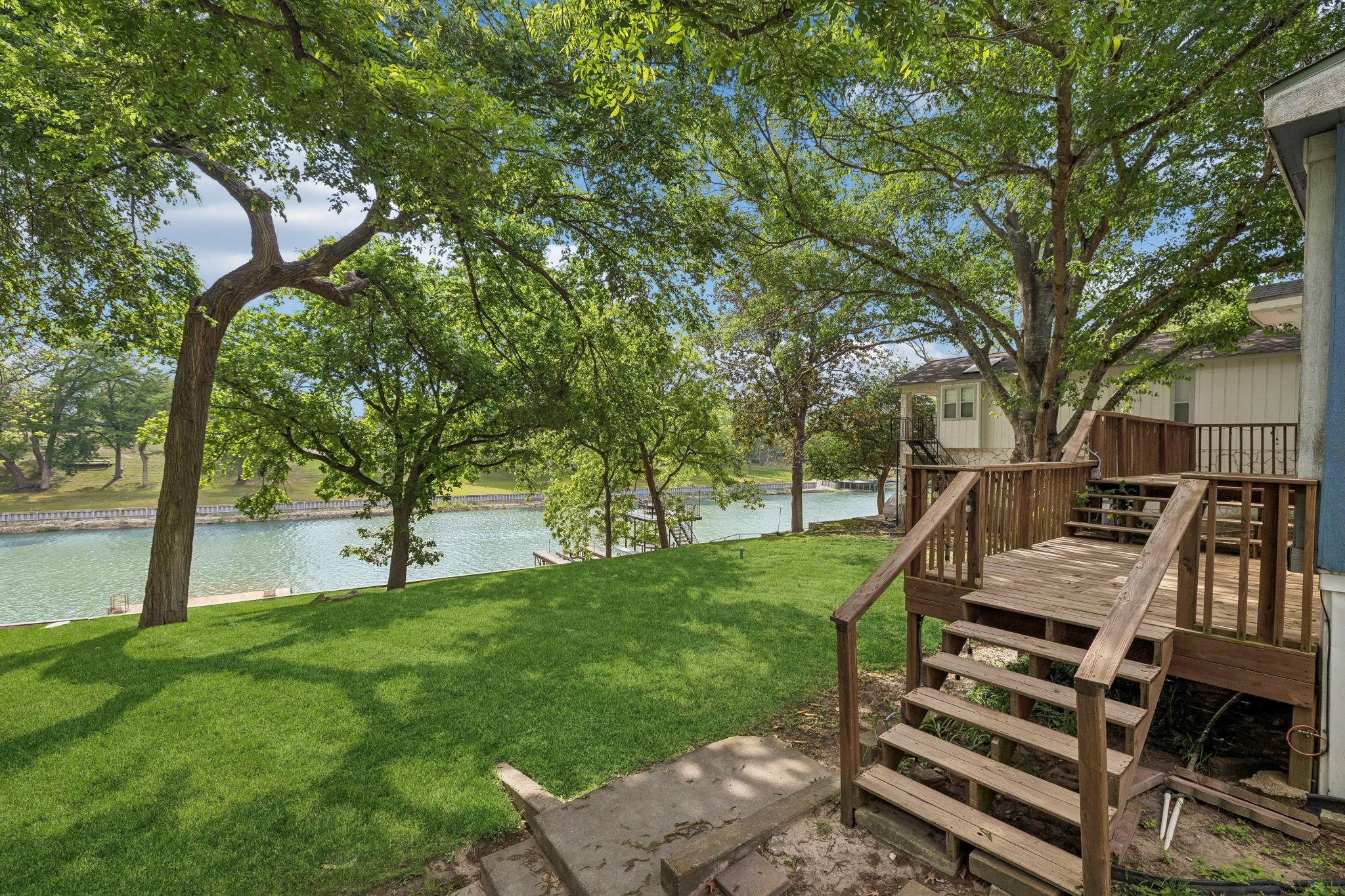 360 Shangrila Ln, New Braunfels, TX 78130