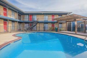 801 S Allen Genoa Rd # 104, South Houston, TX 77587