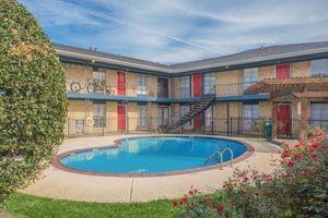 801 S Allen Genoa Rd # 104, South Houston, TX 77587