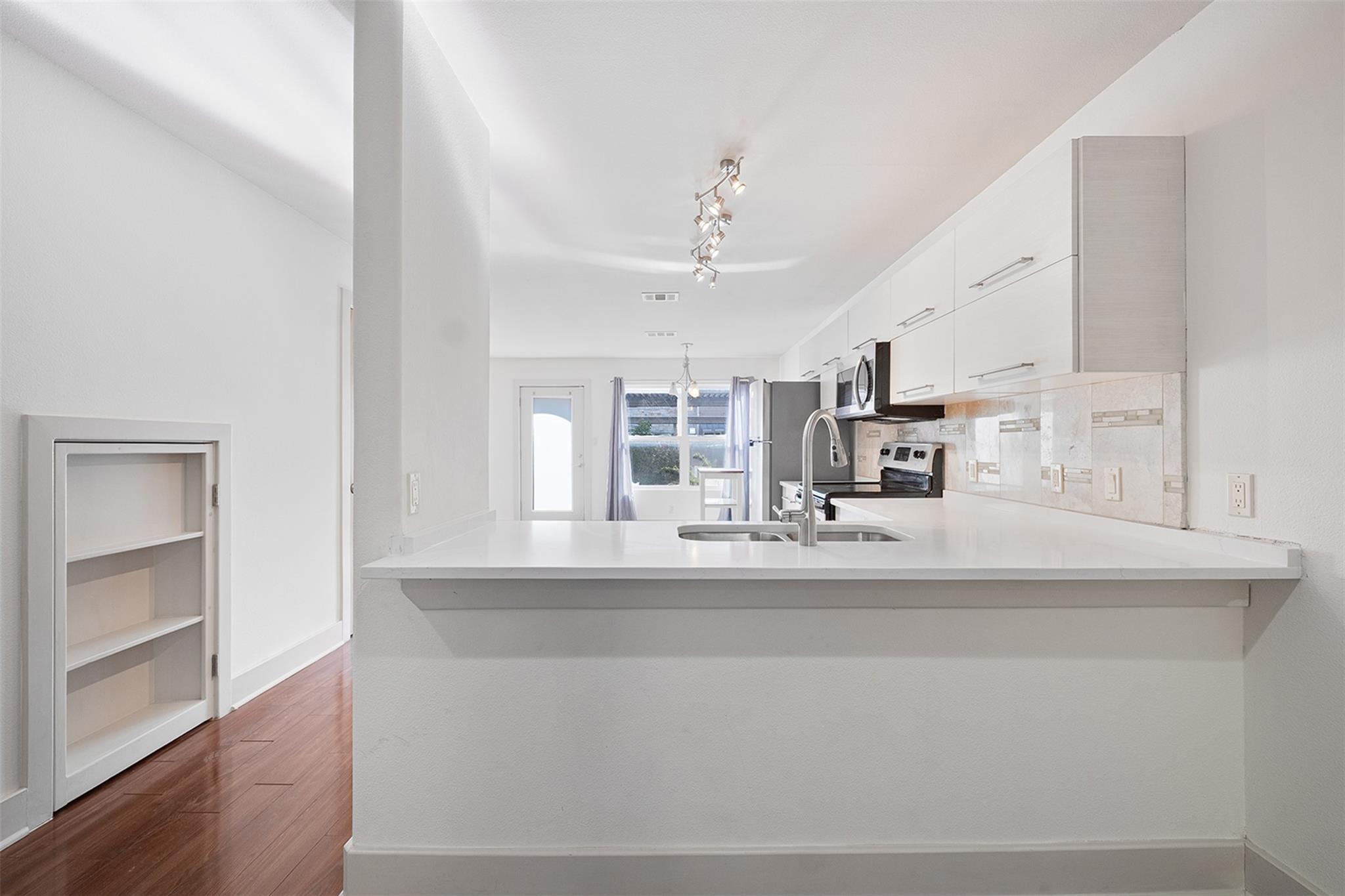 1101 Grove Blvd # 304, Austin, TX 78741