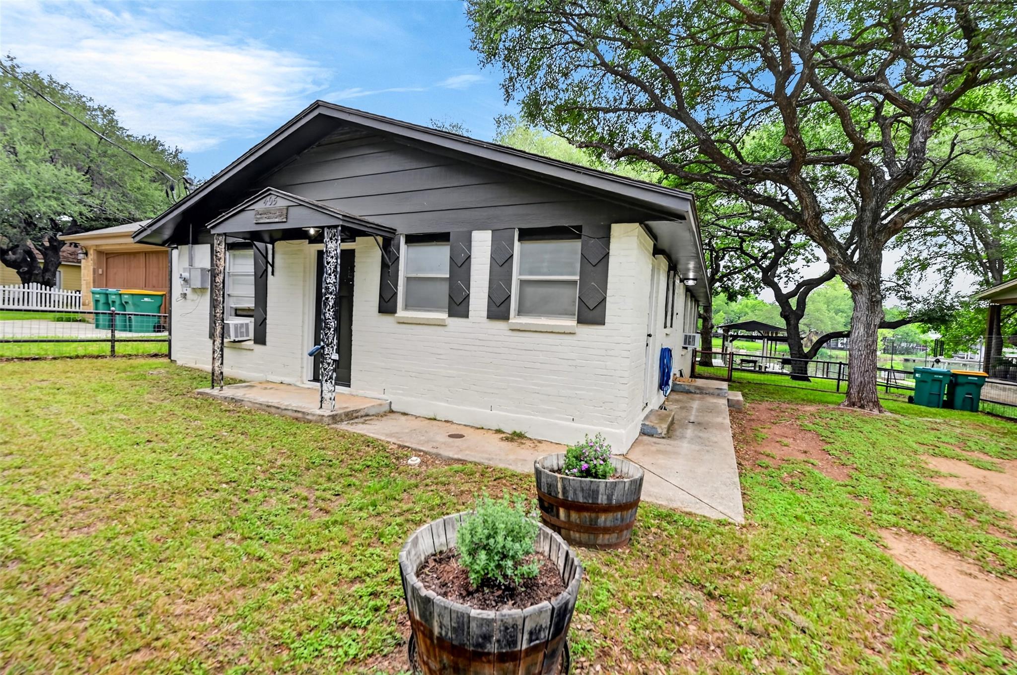 405 Robin Hood Ln, Granite Shoals, TX 78654