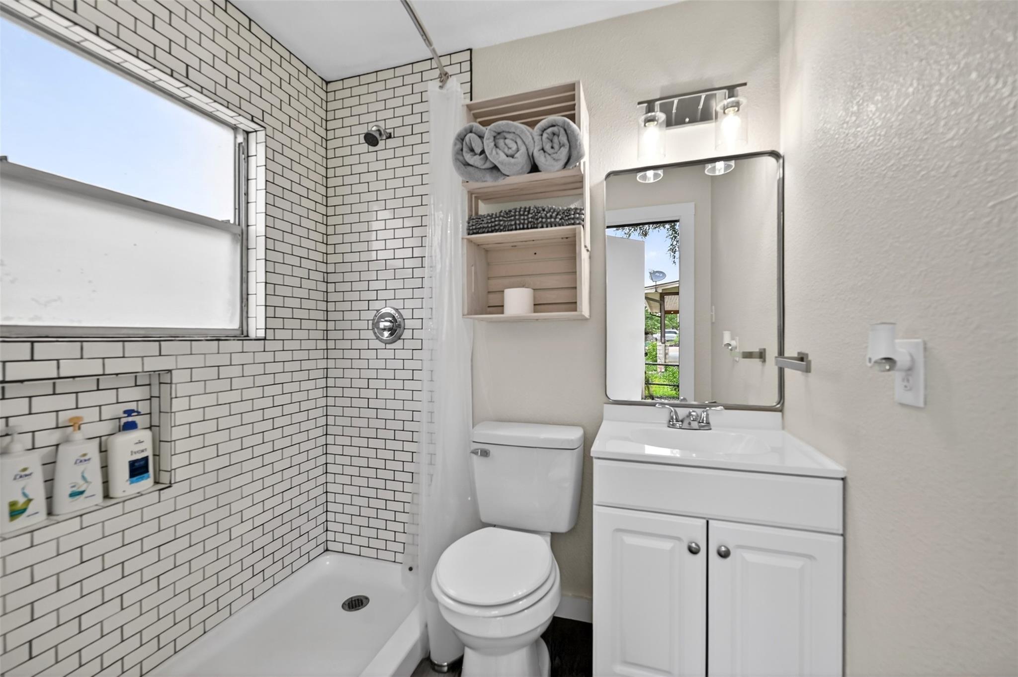 405 Robin Hood Ln, Granite Shoals, TX 78654