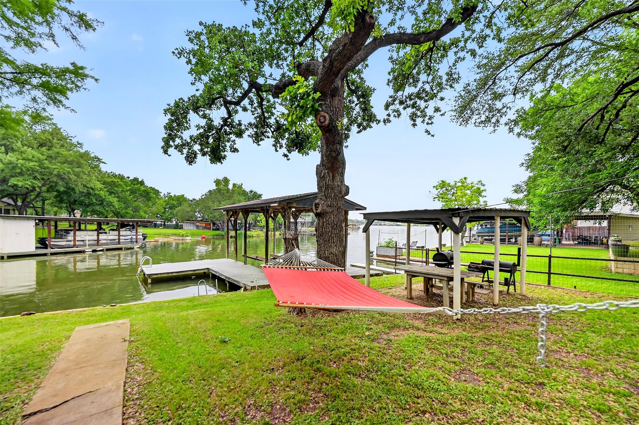 405 Robin Hood Ln, Granite Shoals, TX 78654