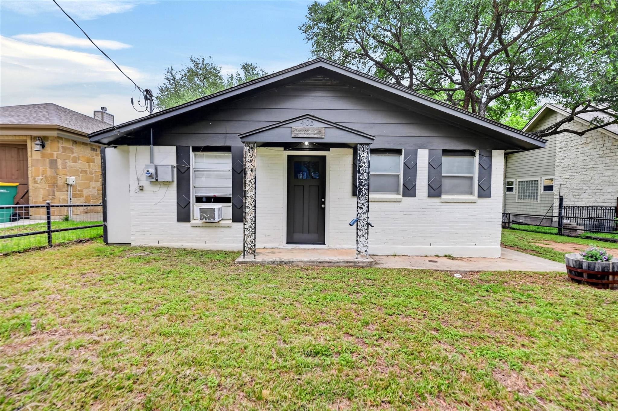 405 Robin Hood Ln, Granite Shoals, TX 78654