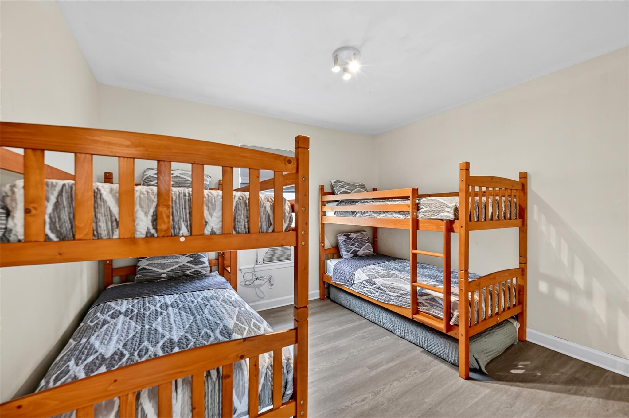 405 Robin Hood Ln, Granite Shoals, TX 78654