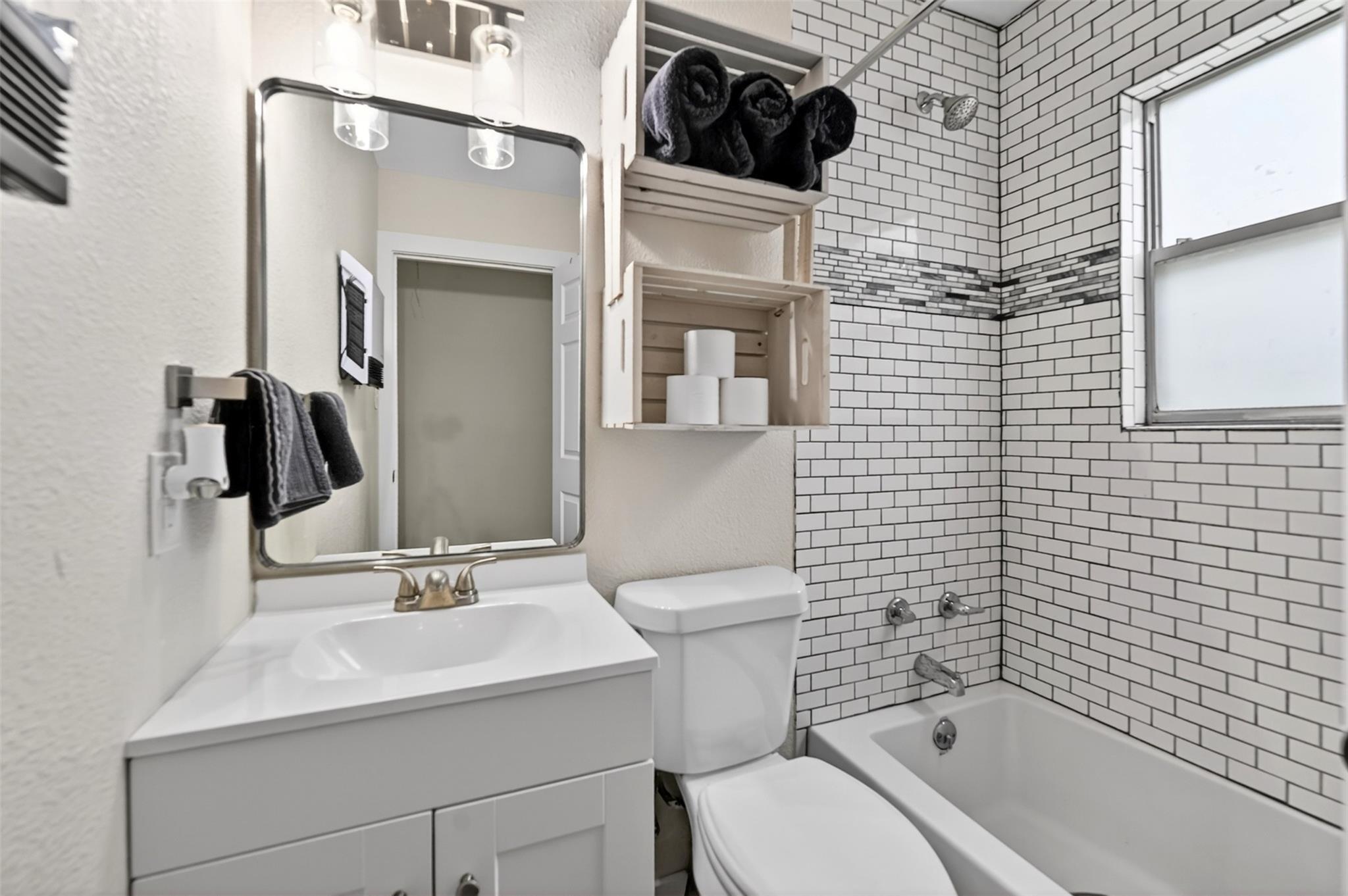 405 Robin Hood Ln, Granite Shoals, TX 78654