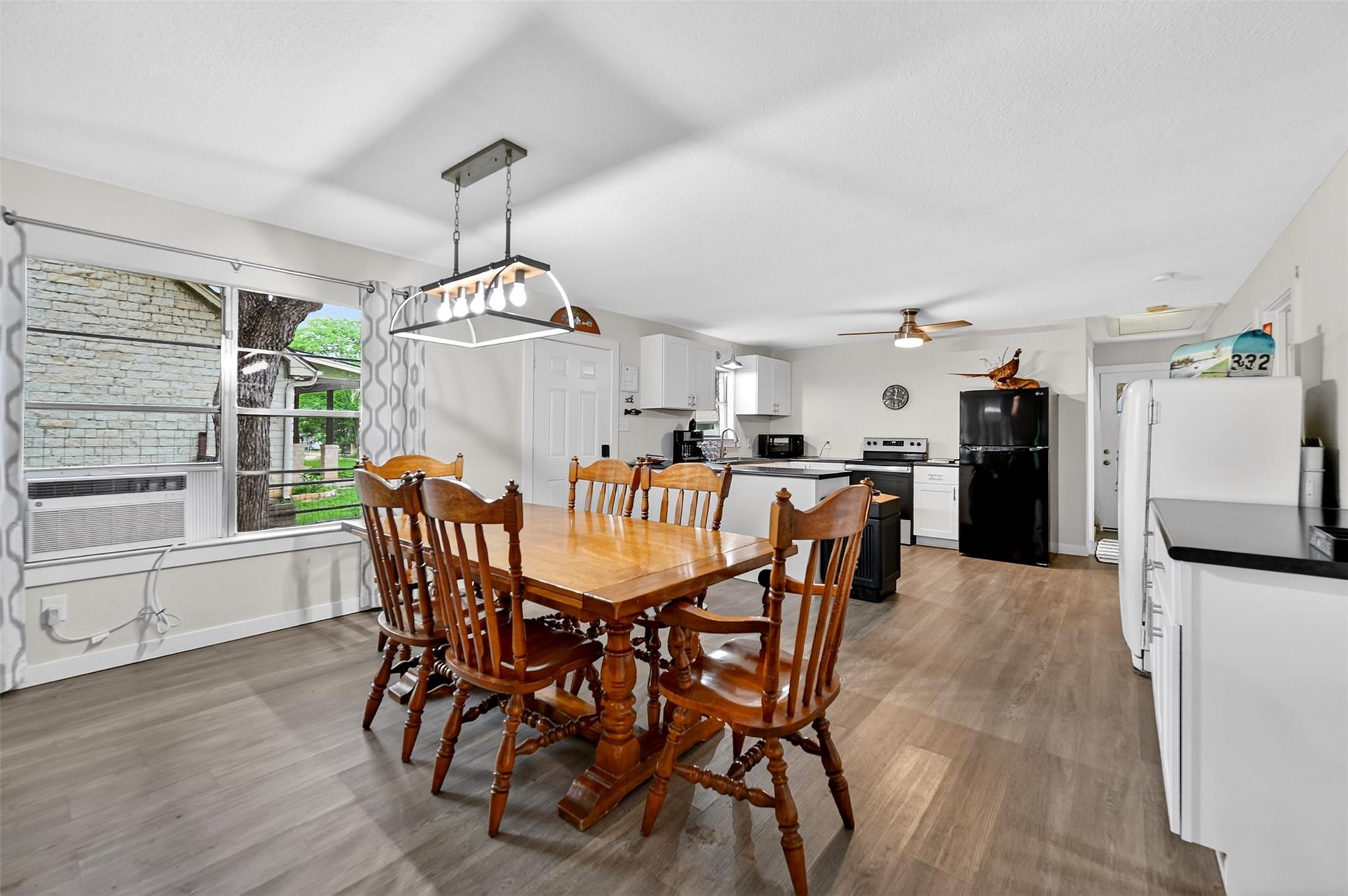 405 Robin Hood Ln, Granite Shoals, TX 78654