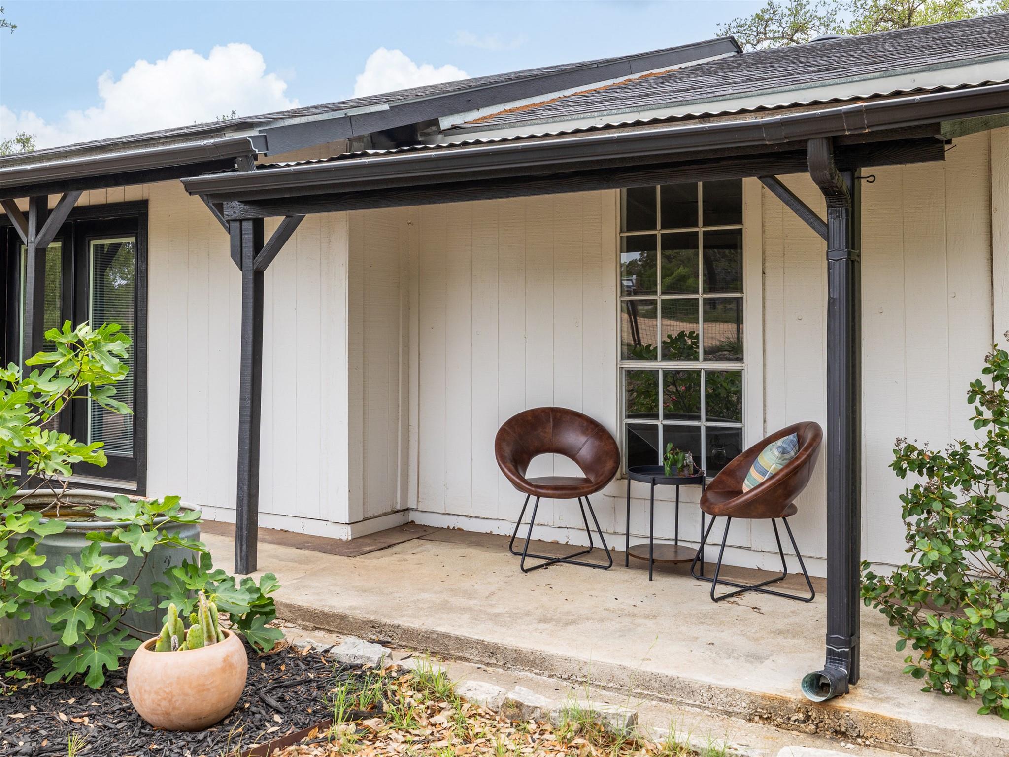 2591 Spring Valley Dr, Dripping Springs, TX 78620