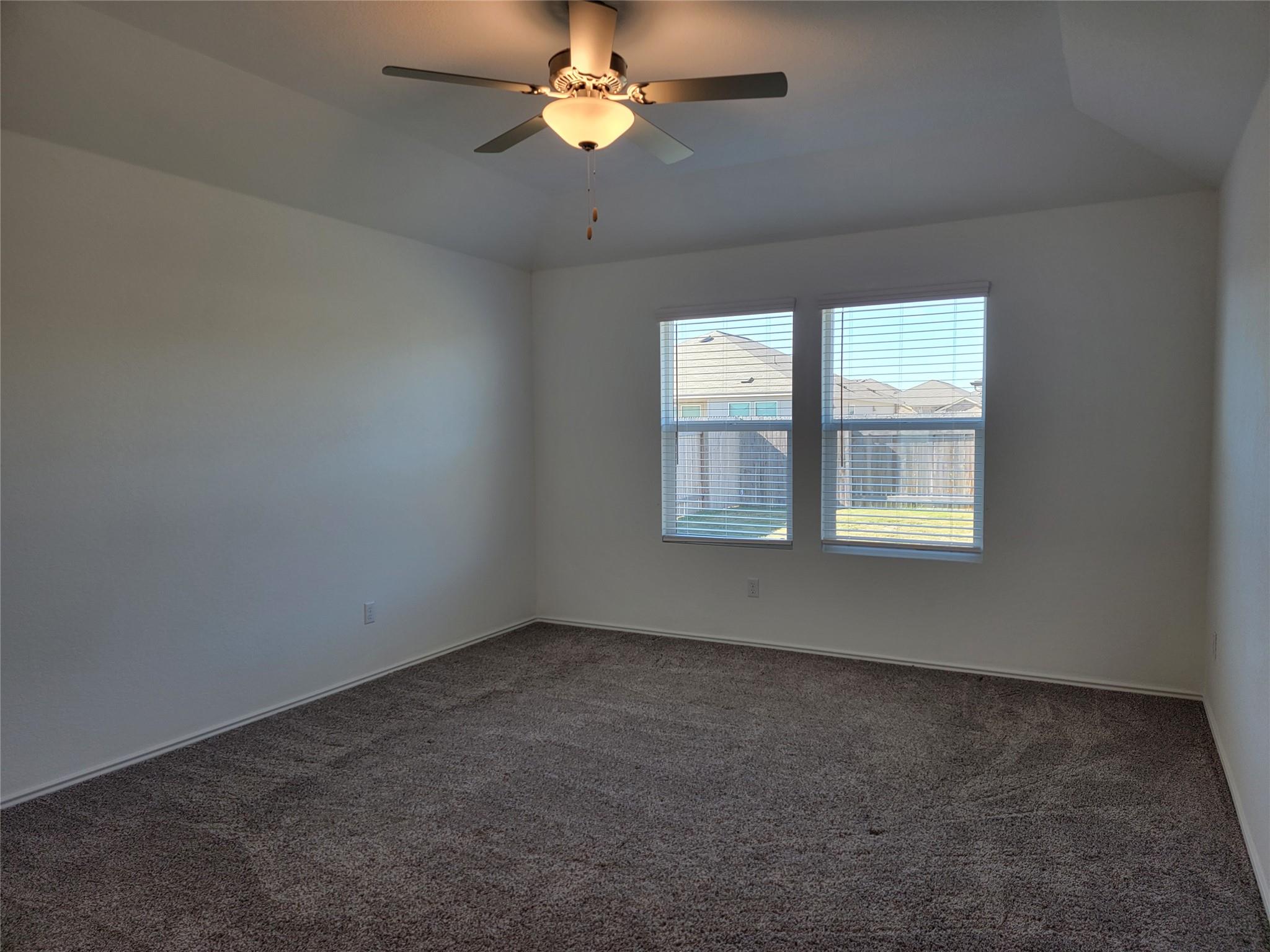 105 Ulmus St, Hutto, TX 78634