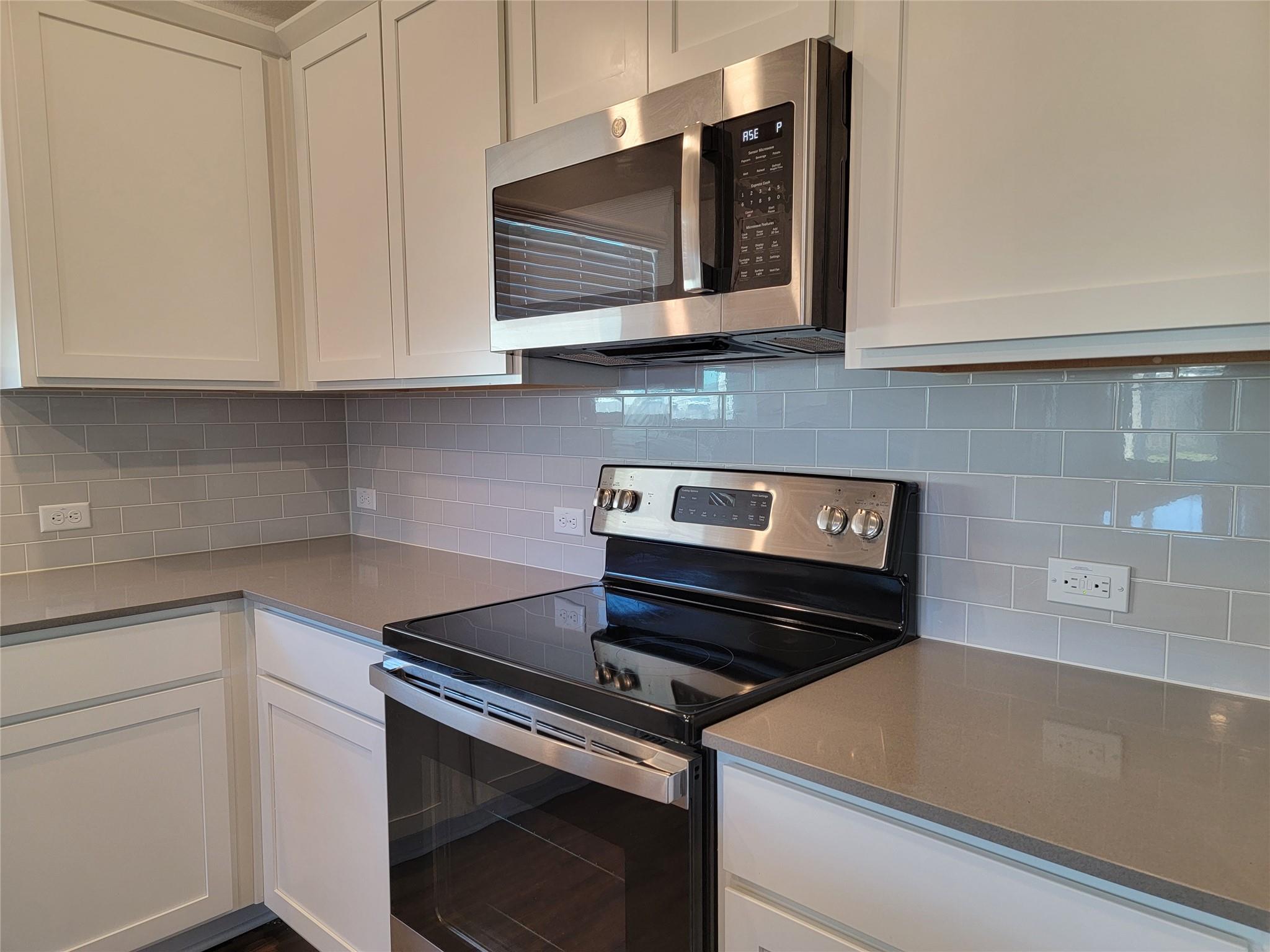 105 Ulmus St, Hutto, TX 78634