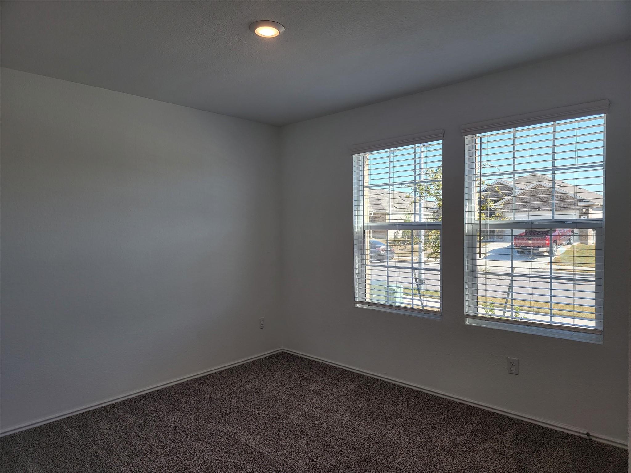 105 Ulmus St, Hutto, TX 78634