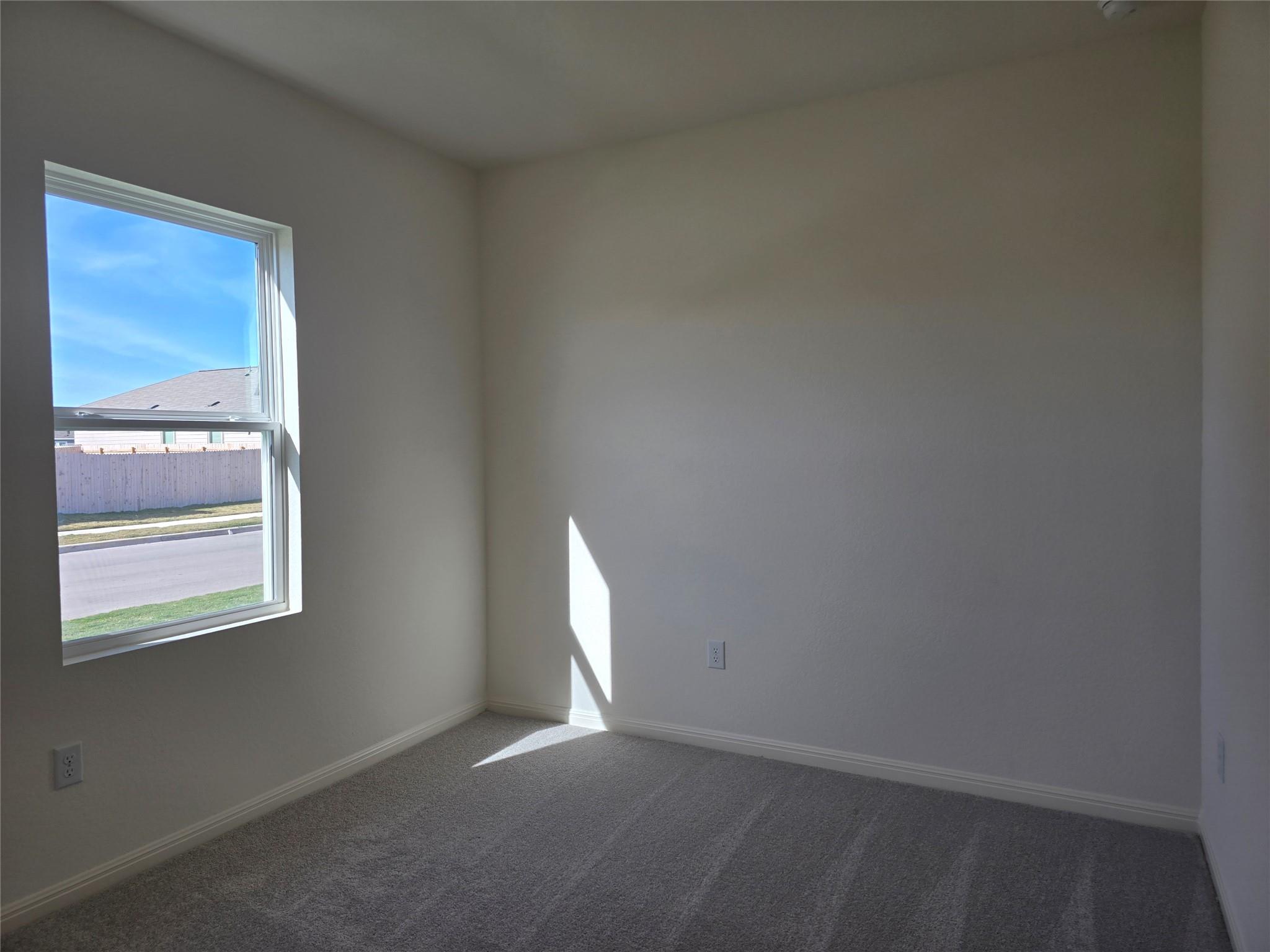 421 Wedemeyer St, Taylor, TX 76574