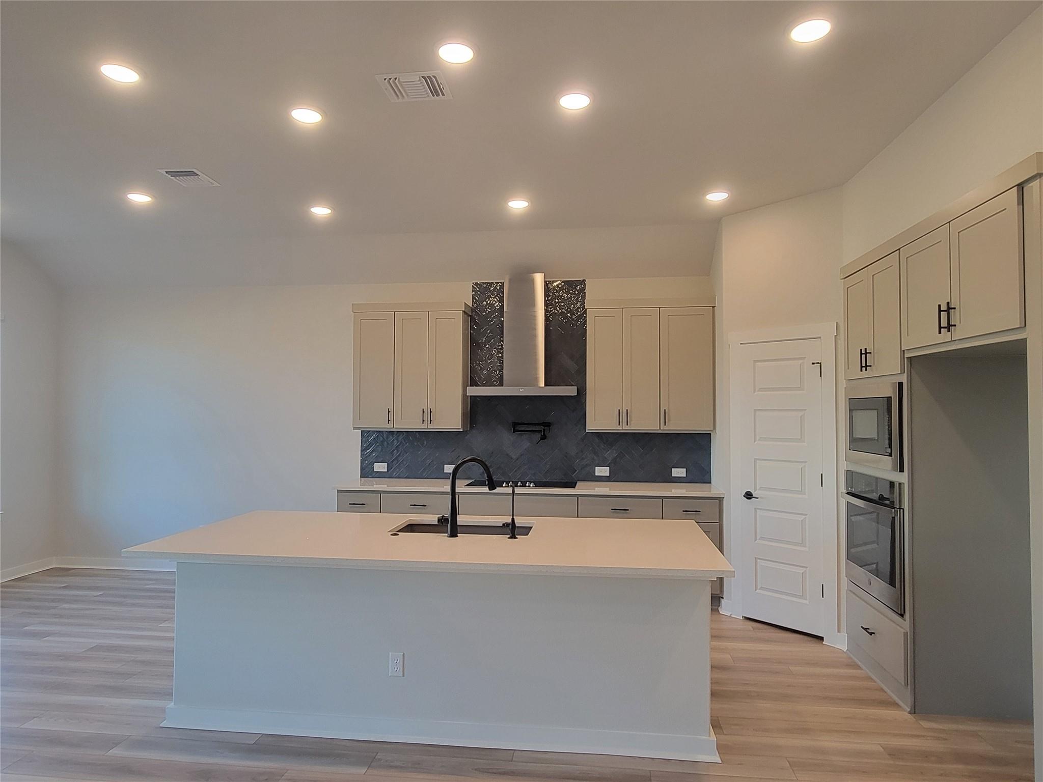 1717 Scenic Heights Ln, Georgetown, TX 78628