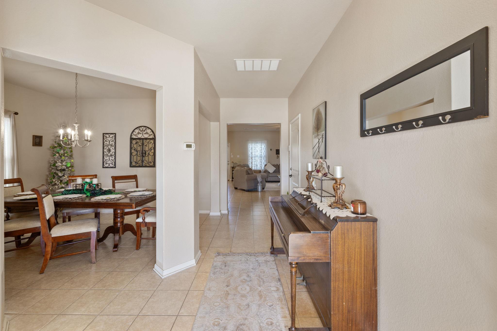 209 Anderson St, Hutto, TX 78634
