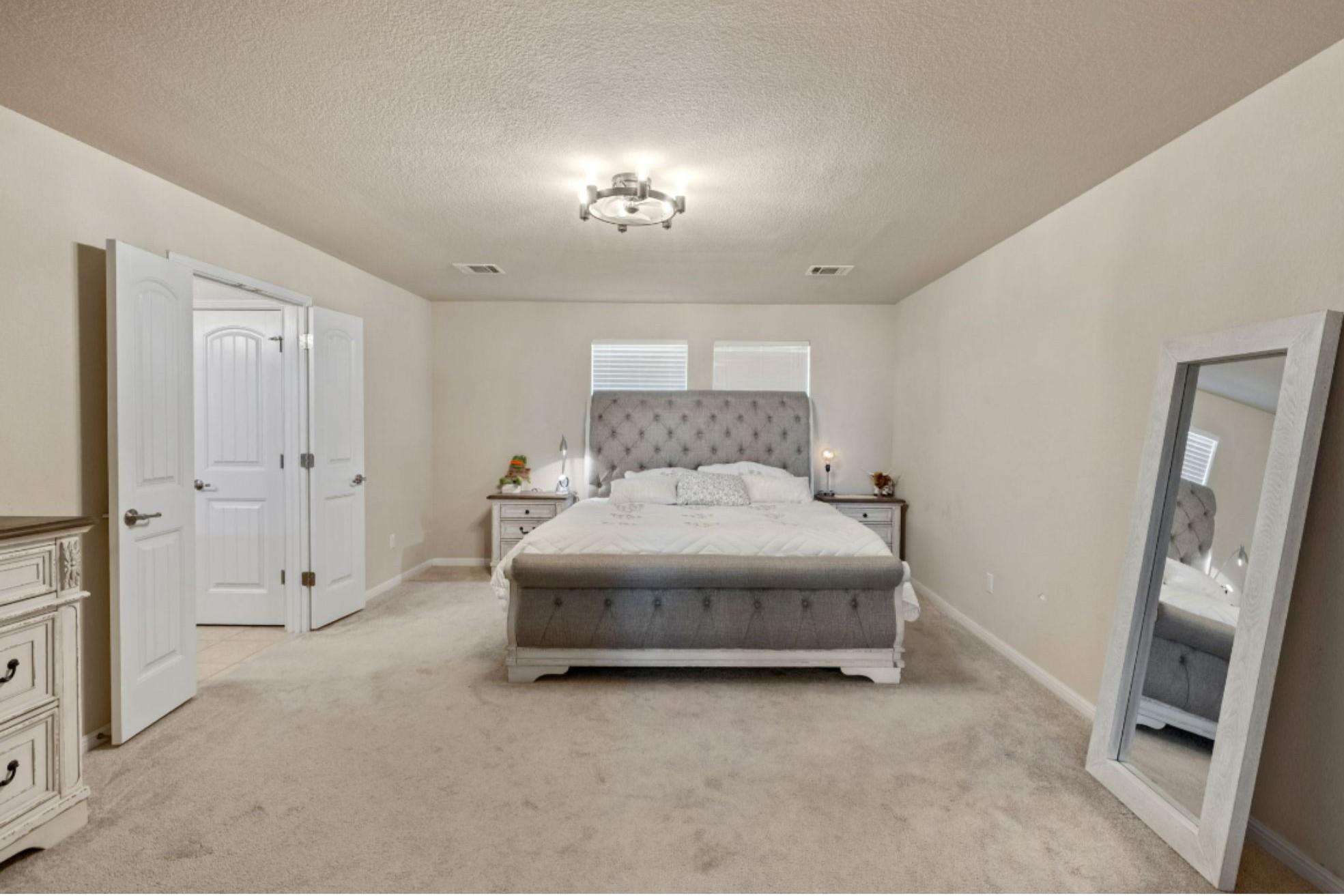 209 Anderson St, Hutto, TX 78634