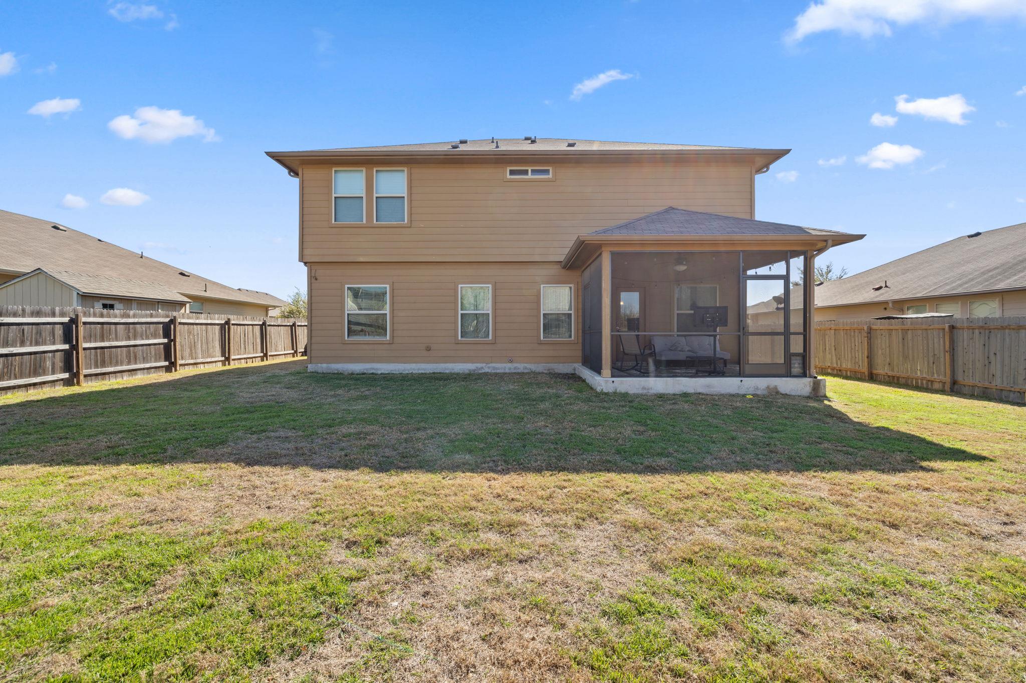 209 Anderson St, Hutto, TX 78634