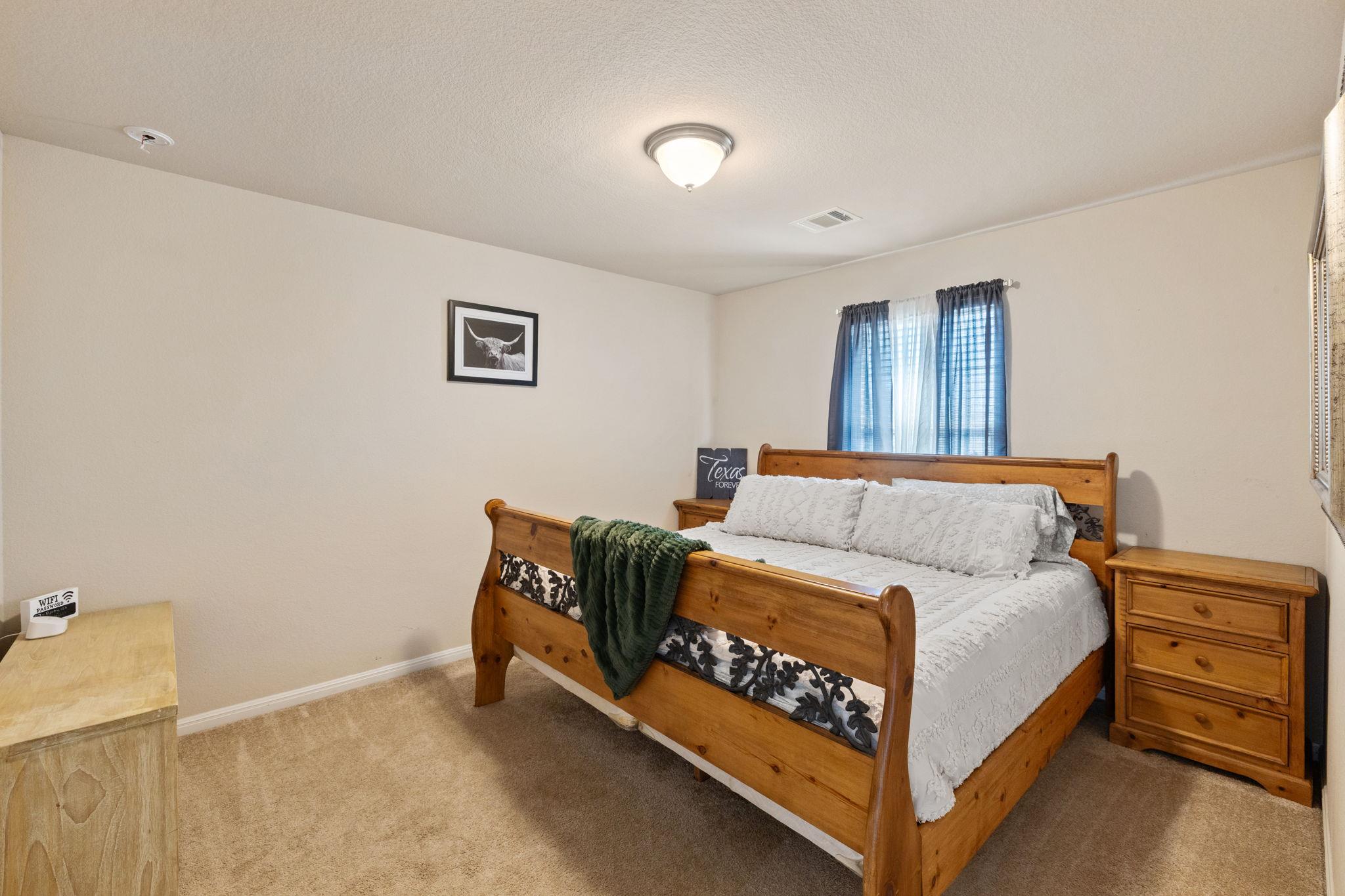 209 Anderson St, Hutto, TX 78634