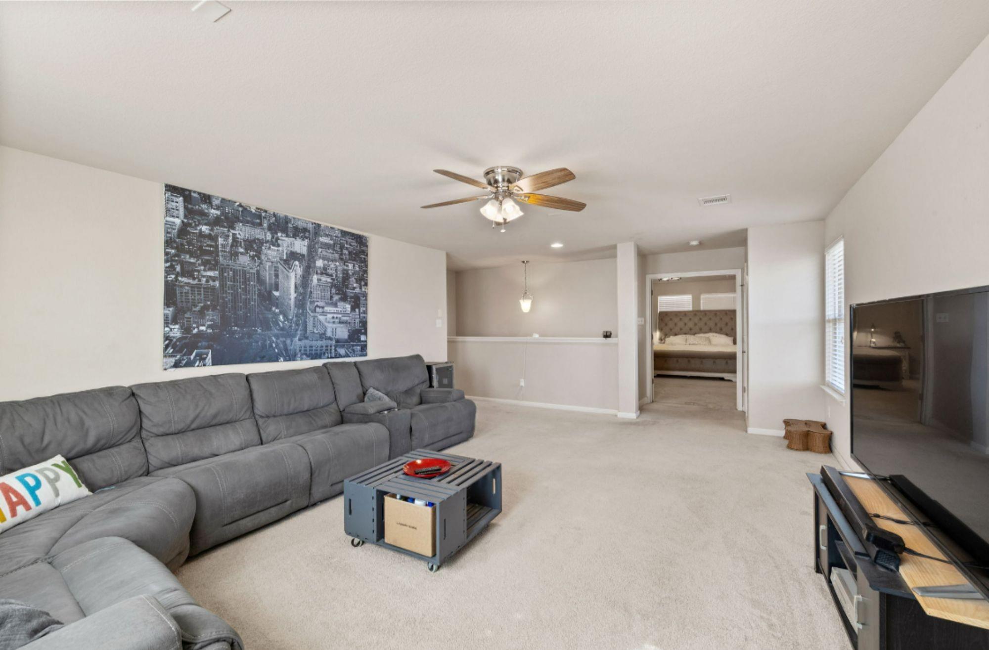 209 Anderson St, Hutto, TX 78634
