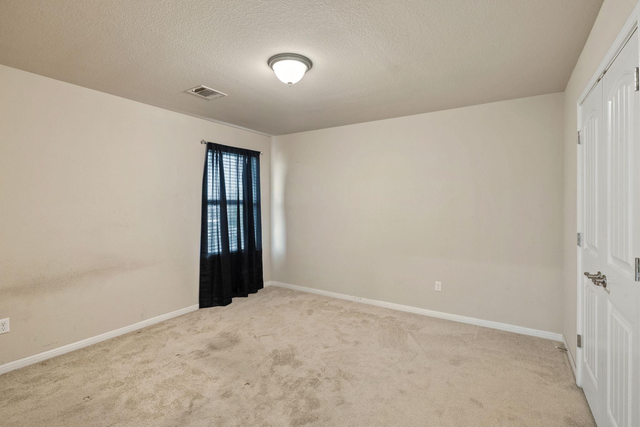 209 Anderson St, Hutto, TX 78634