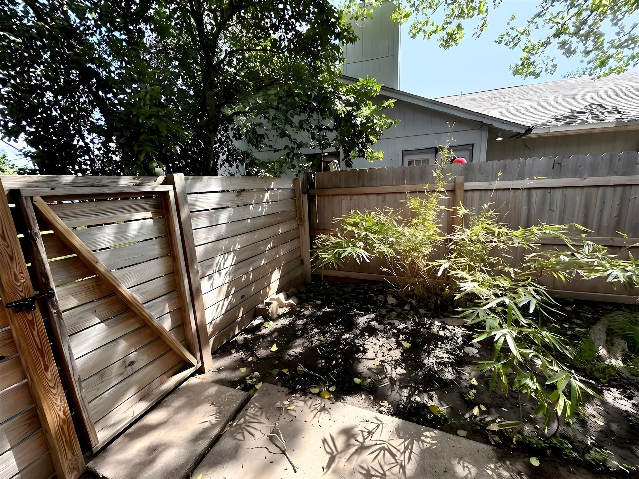 7600 Saint Amant Pl # A, Austin, TX 78749