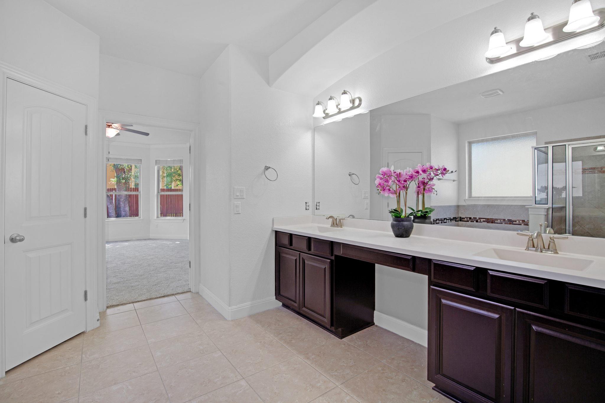 5724 Siragusa Dr, Bee Cave, TX 78738