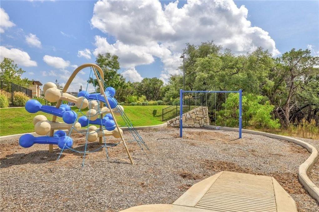 5724 Siragusa Dr, Bee Cave, TX 78738