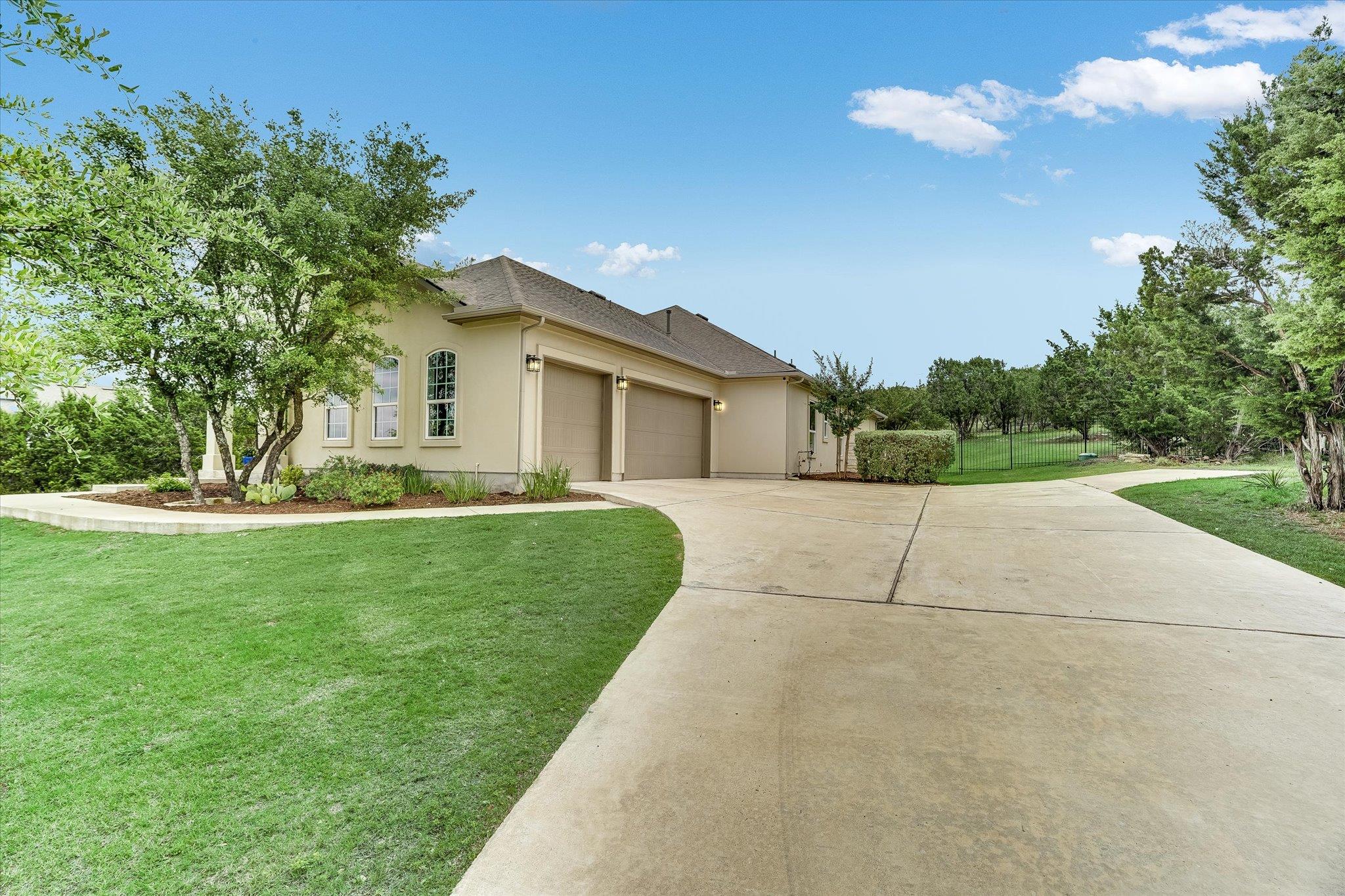 245 Bristlecone Dr, Driftwood, TX 78619