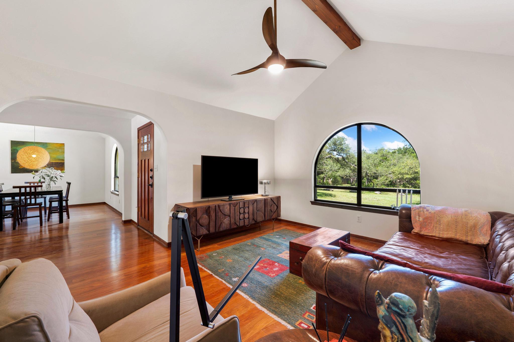 105 N Laurelwood Dr, Austin, TX 78733
