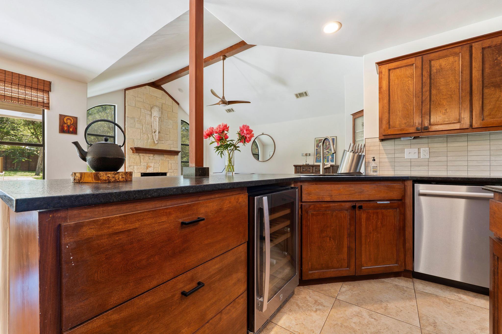 105 N Laurelwood Dr, Austin, TX 78733