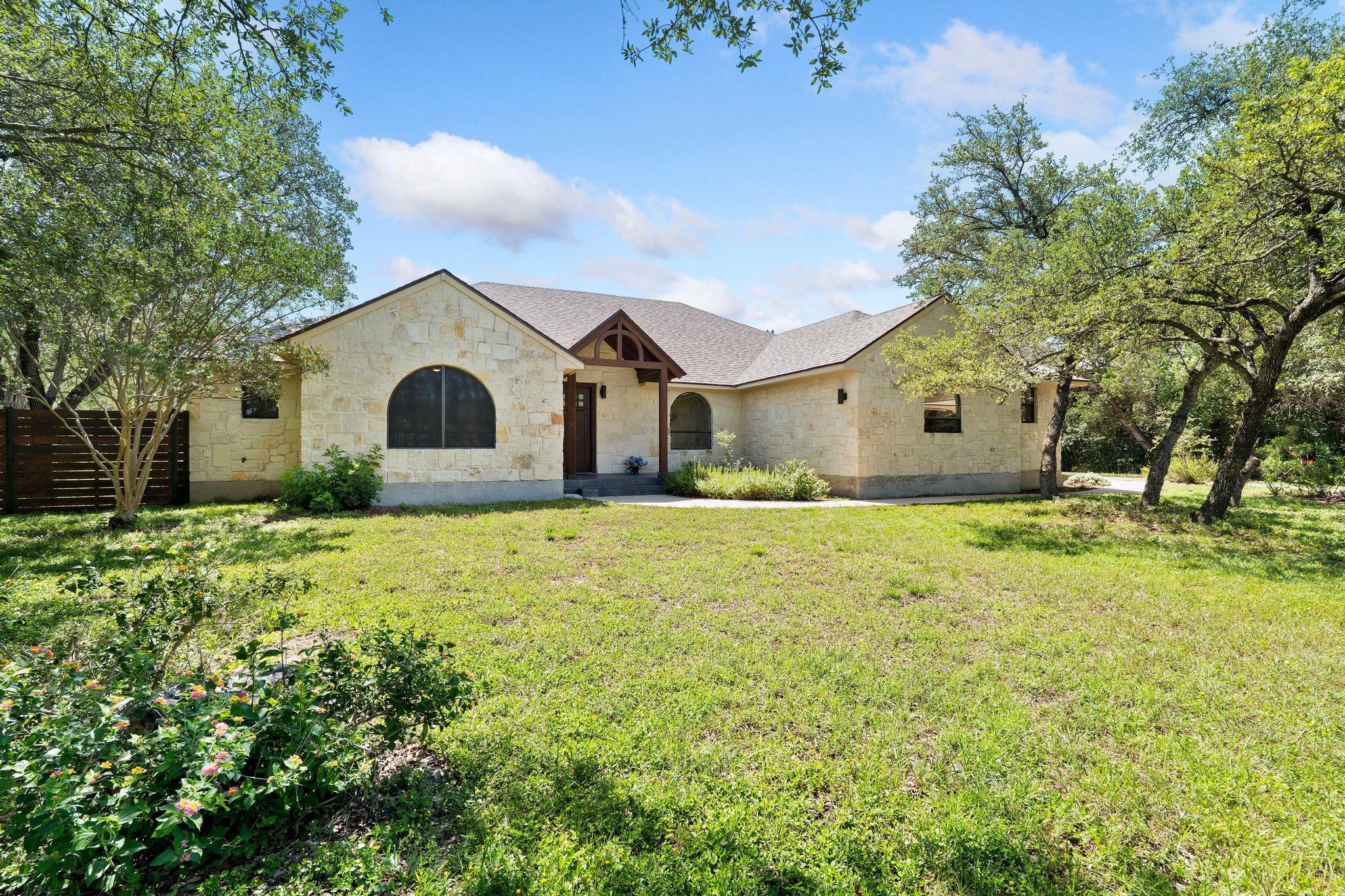 105 N Laurelwood Dr, Austin, TX 78733