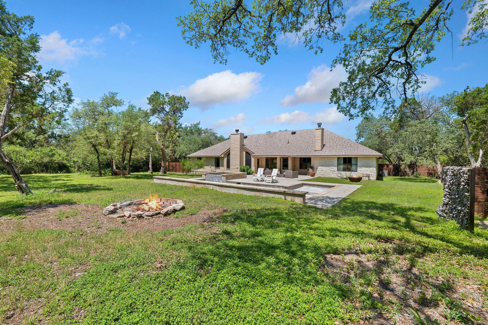 105 N Laurelwood Dr, Austin, TX 78733