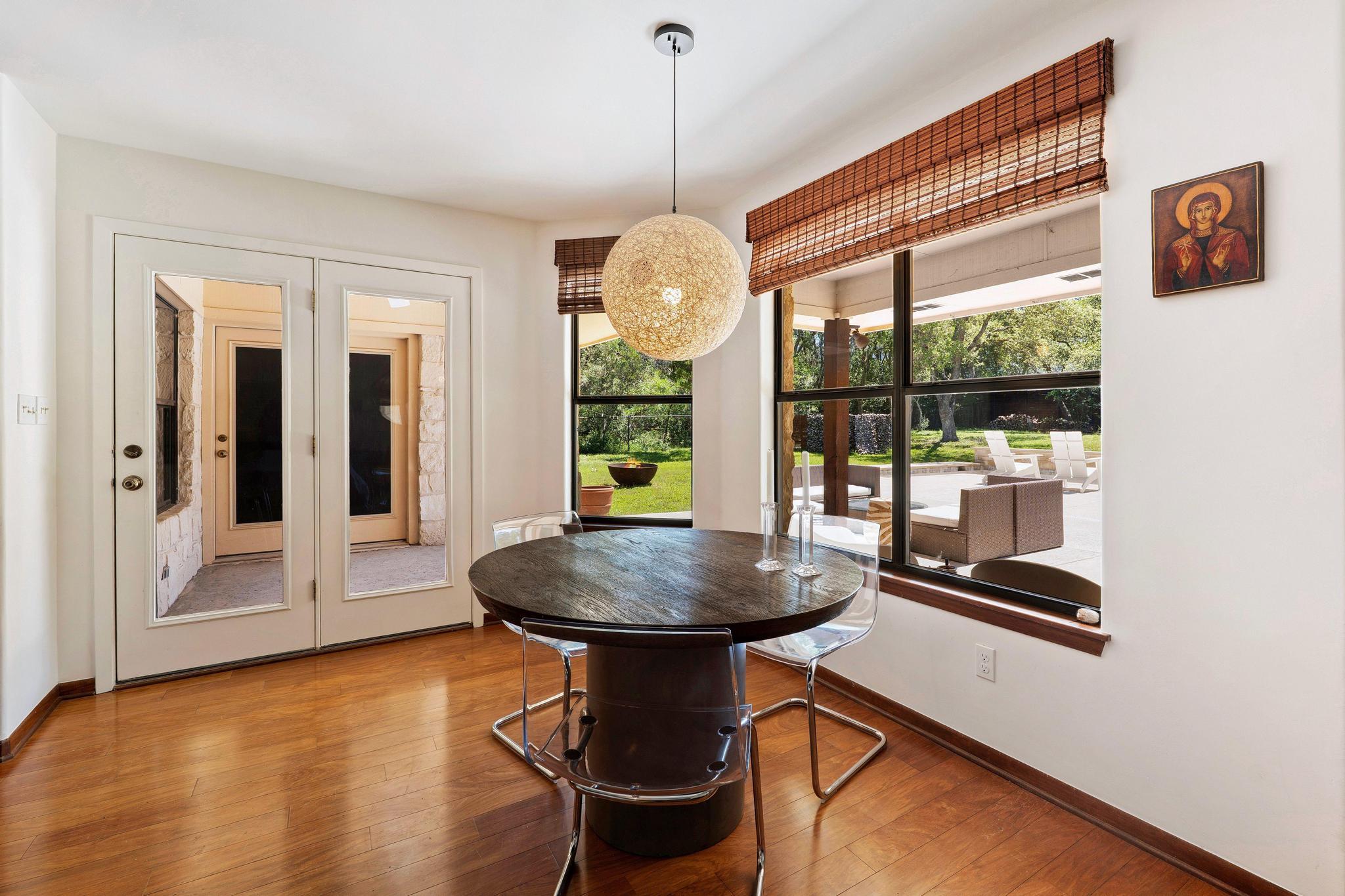 105 N Laurelwood Dr, Austin, TX 78733