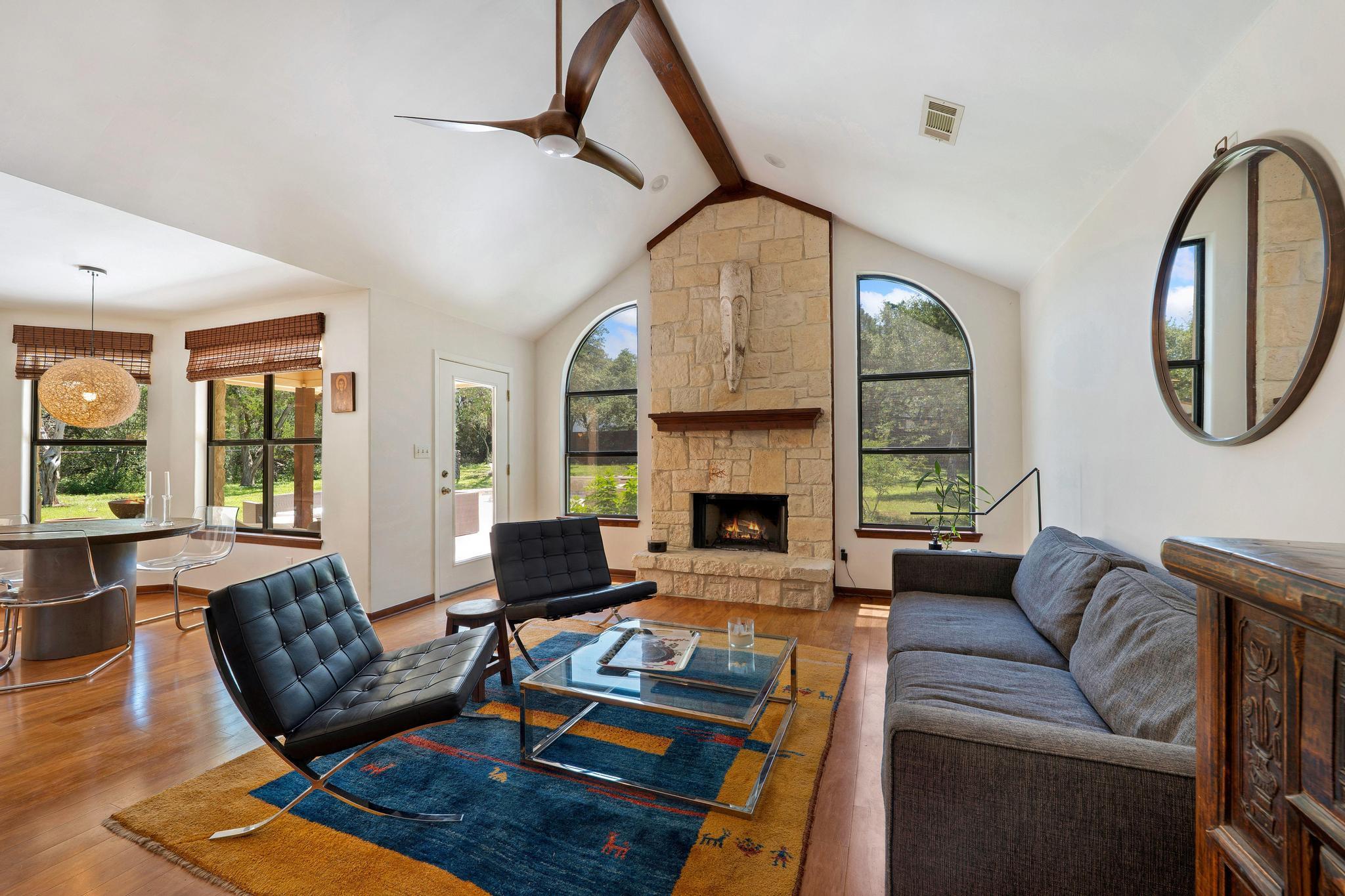 105 N Laurelwood Dr, Austin, TX 78733