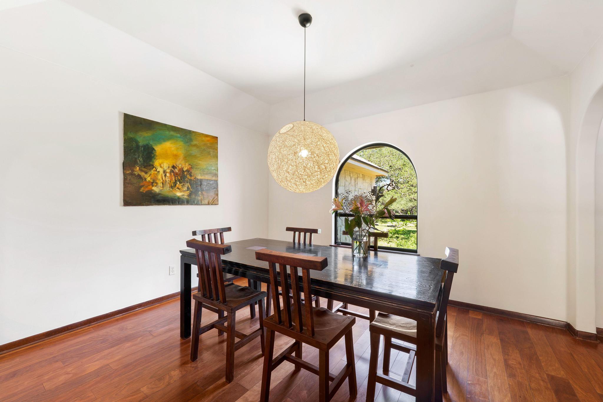 105 N Laurelwood Dr, Austin, TX 78733