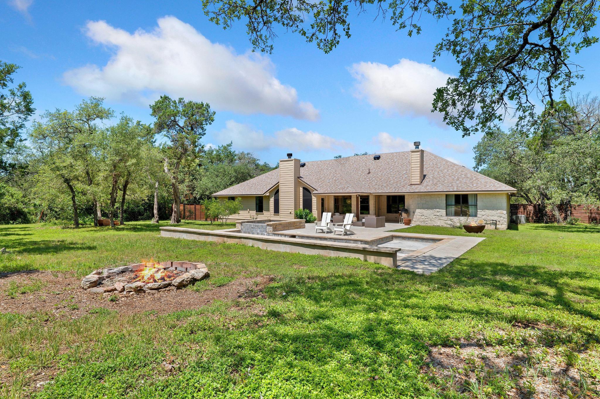 105 N Laurelwood Dr, Austin, TX 78733