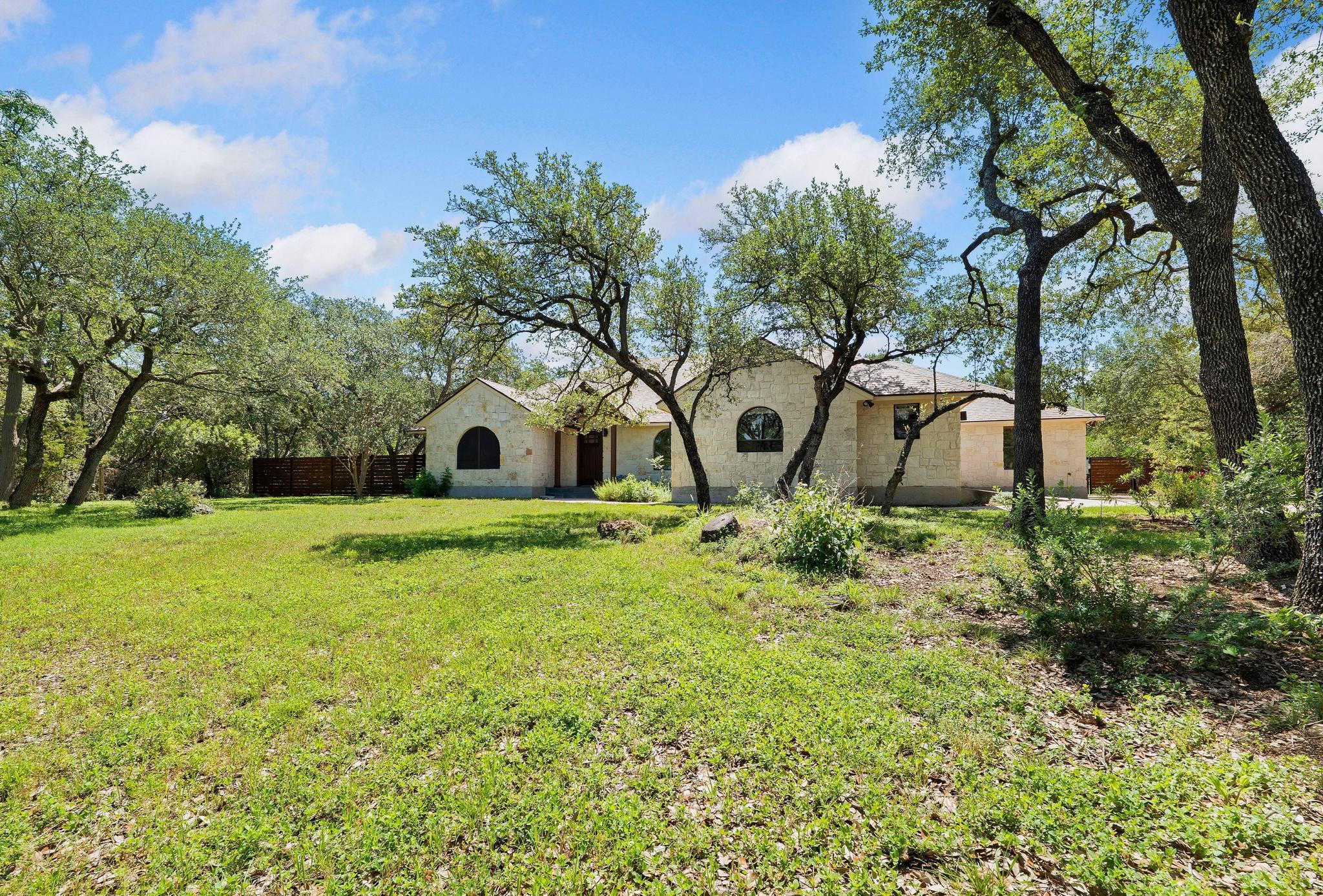 105 N Laurelwood Dr, Austin, TX 78733