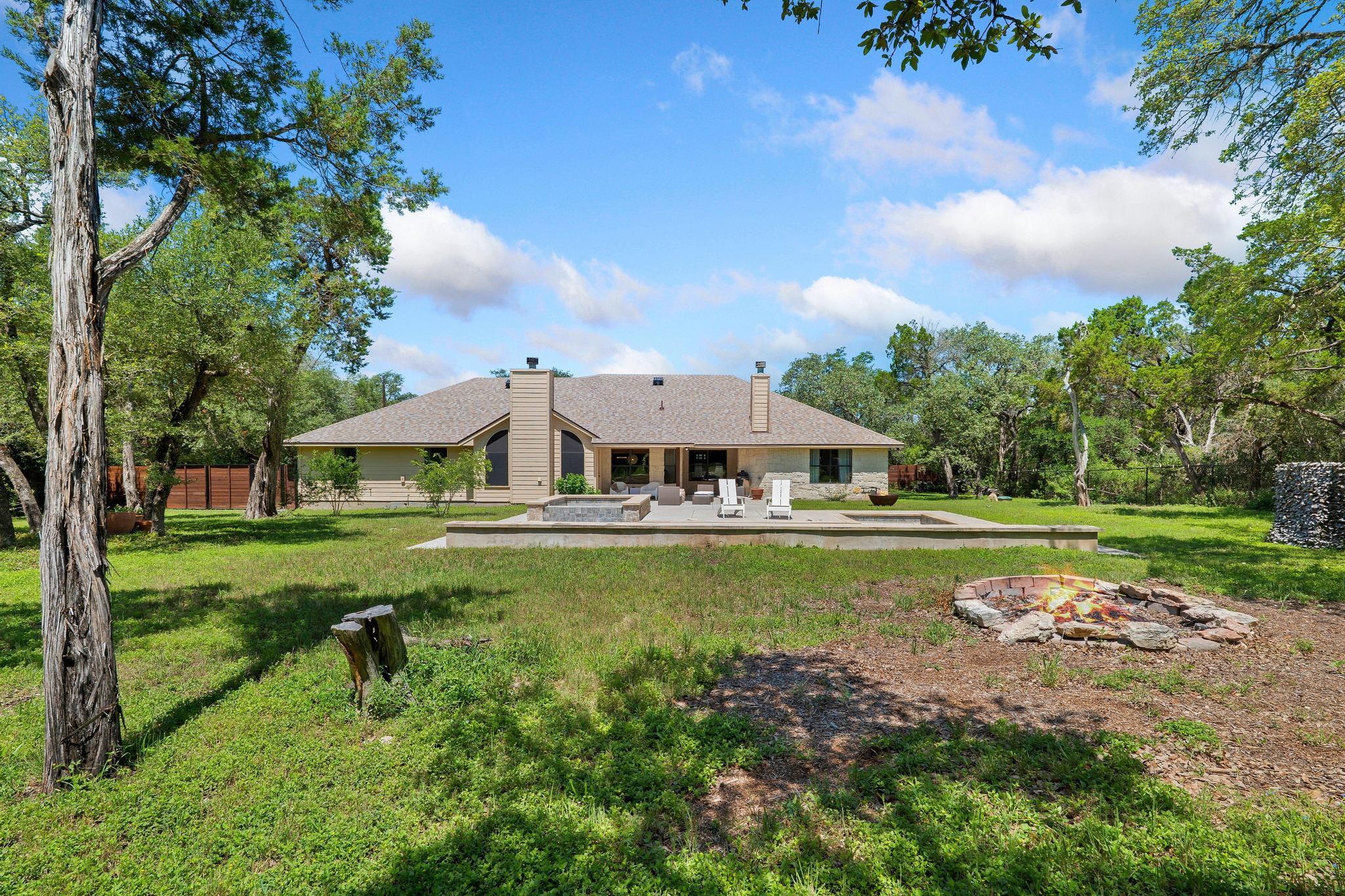 105 N Laurelwood Dr, Austin, TX 78733