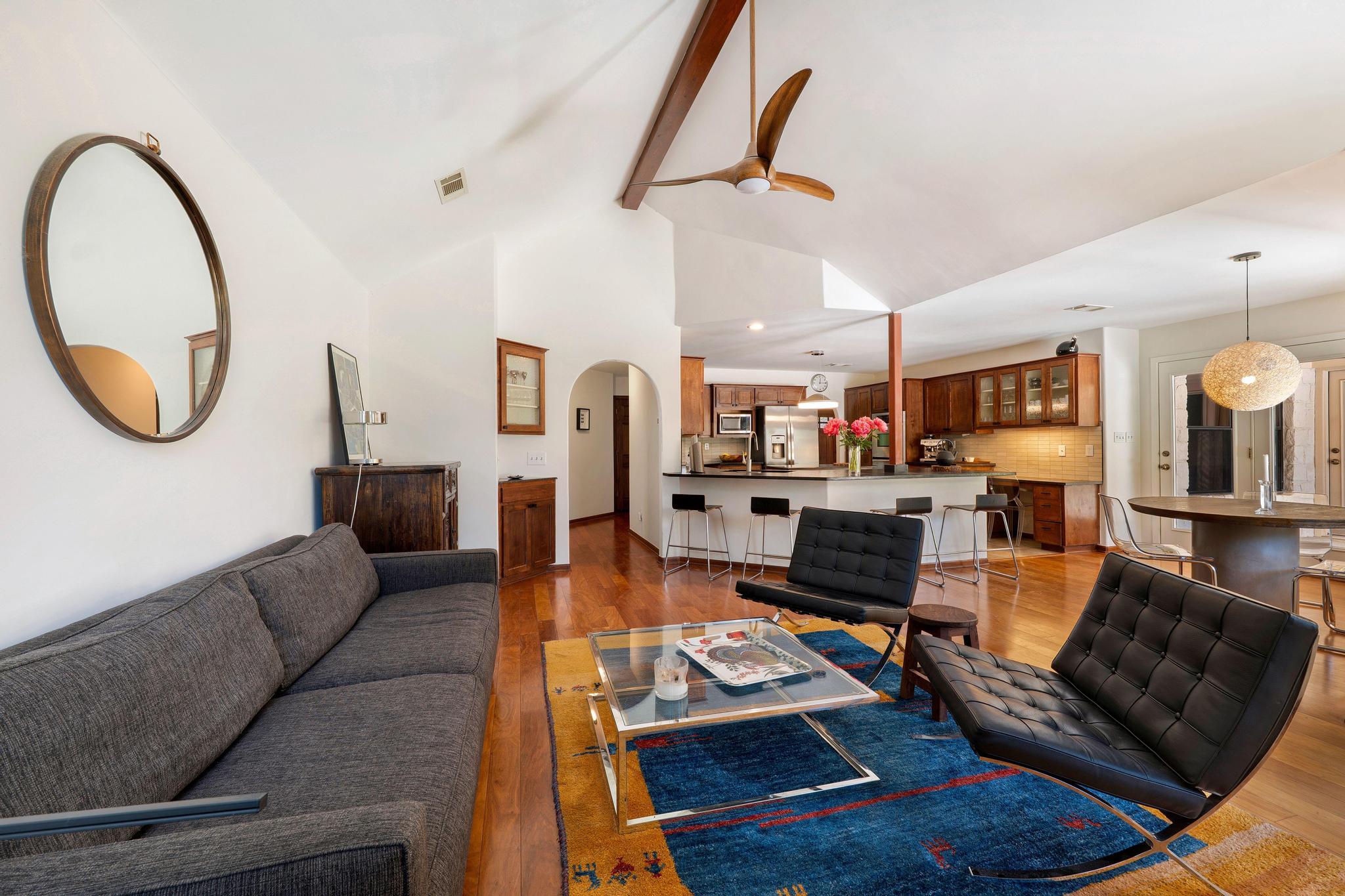 105 N Laurelwood Dr, Austin, TX 78733