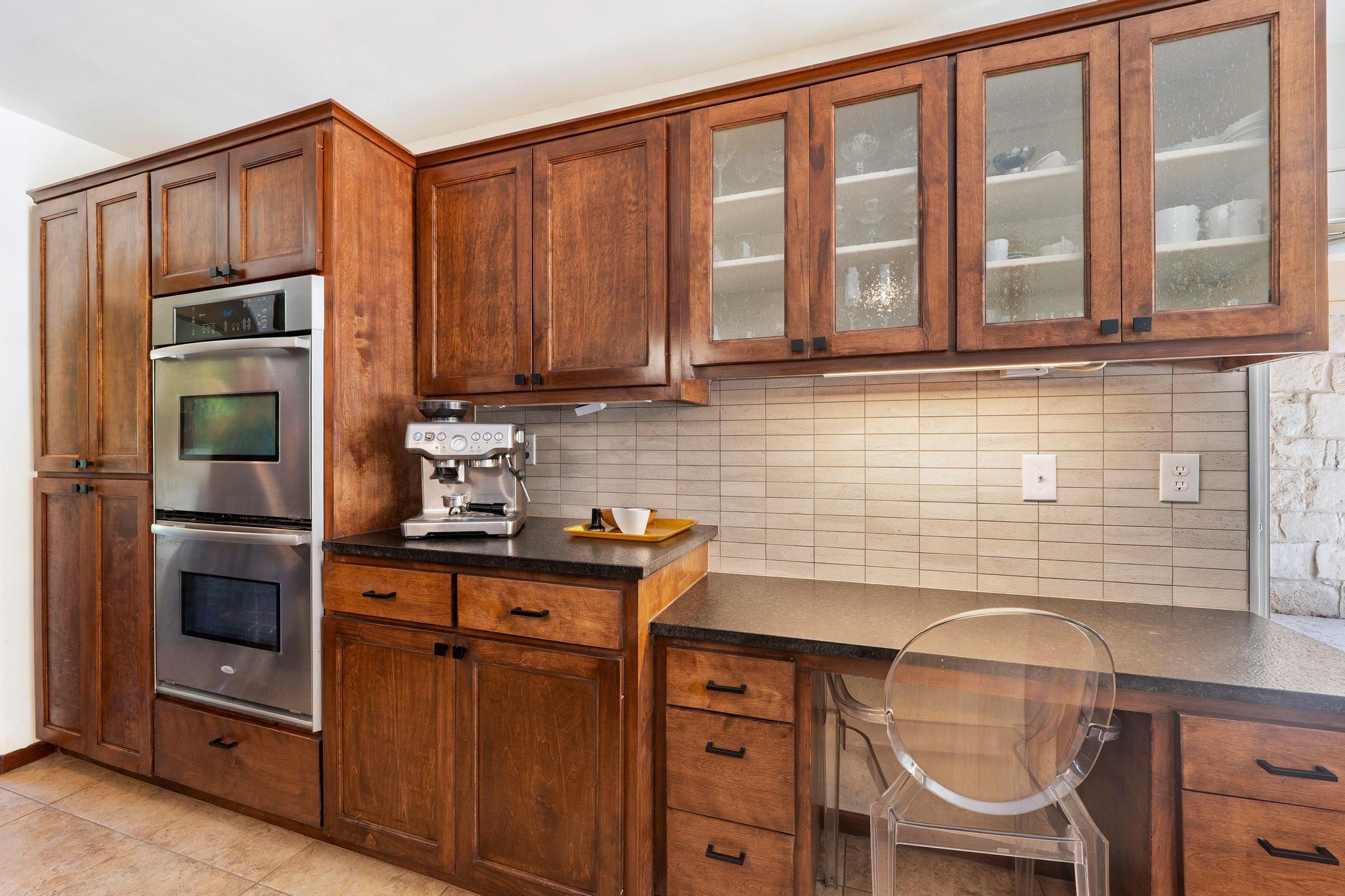 105 N Laurelwood Dr, Austin, TX 78733