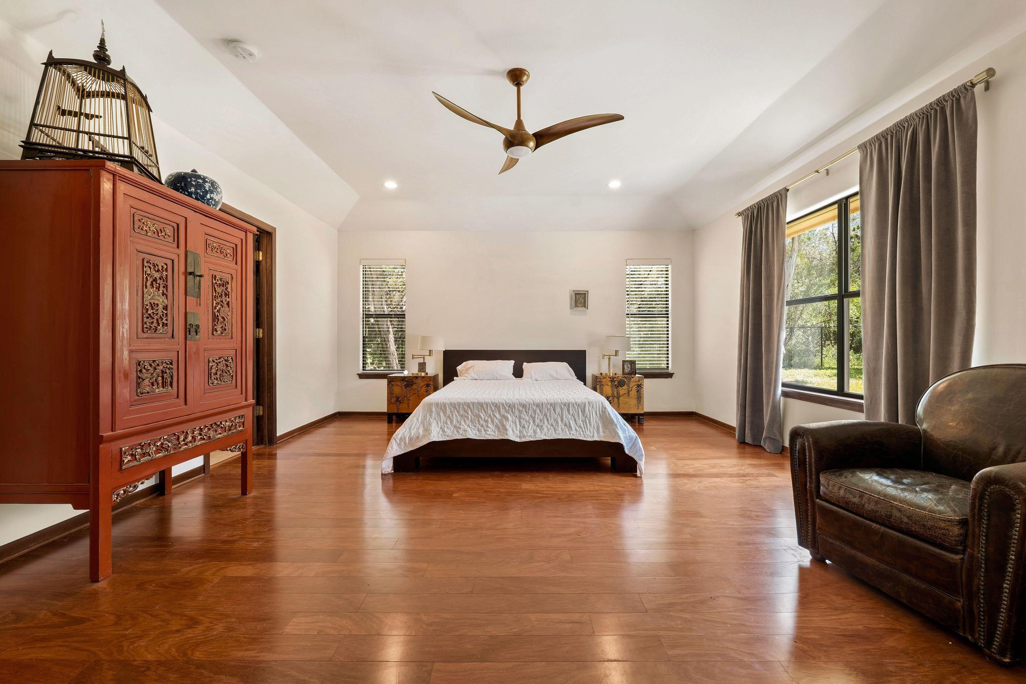 105 N Laurelwood Dr, Austin, TX 78733