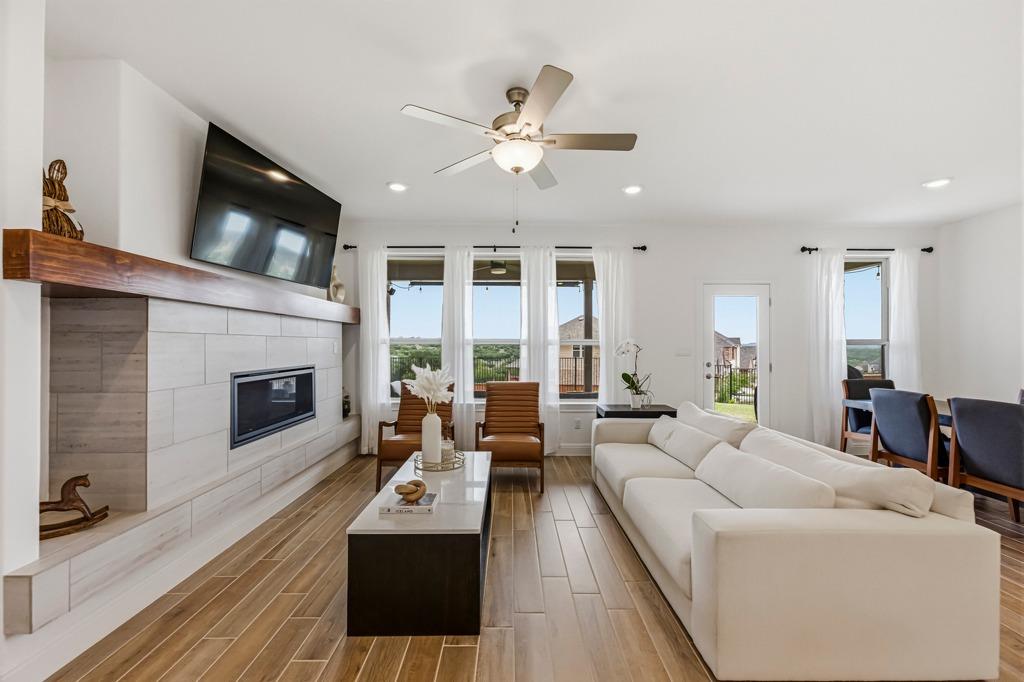 6700 Cliff Rose Dr, Spicewood, TX 78669